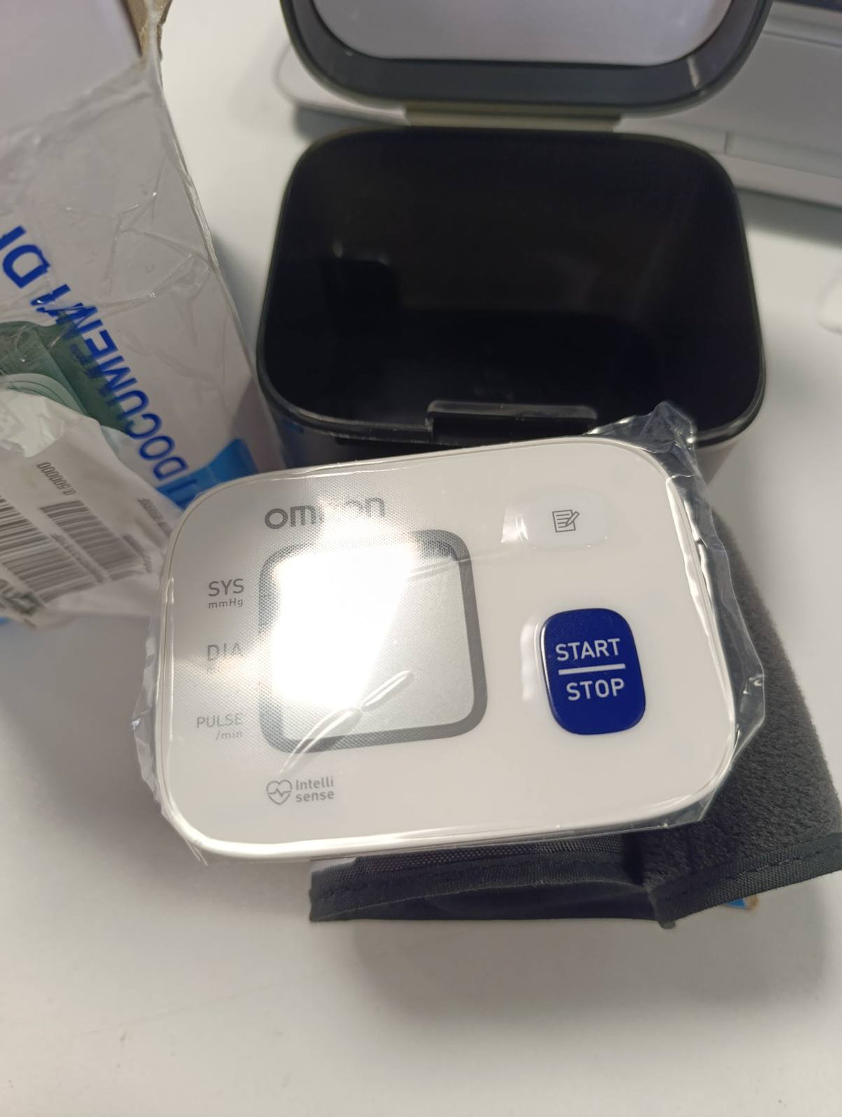 336052 - OMRON RS2, Monitorues i tensionit të gjakut për kyçin e dorës