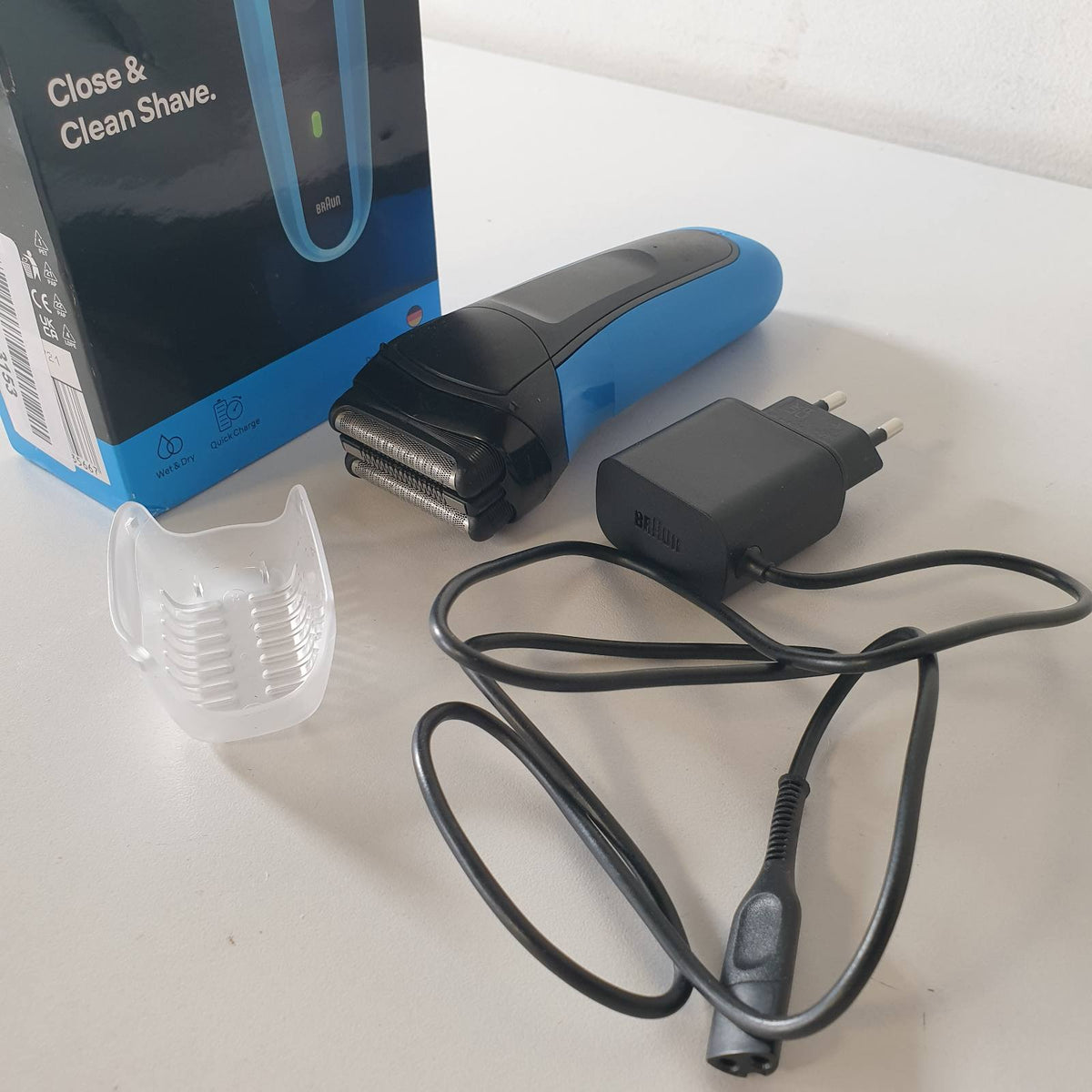 311153 - BRAUN Makinë rroje elektrike Series 3 për meshkuj 310s, e zezë dhe blu mesnate