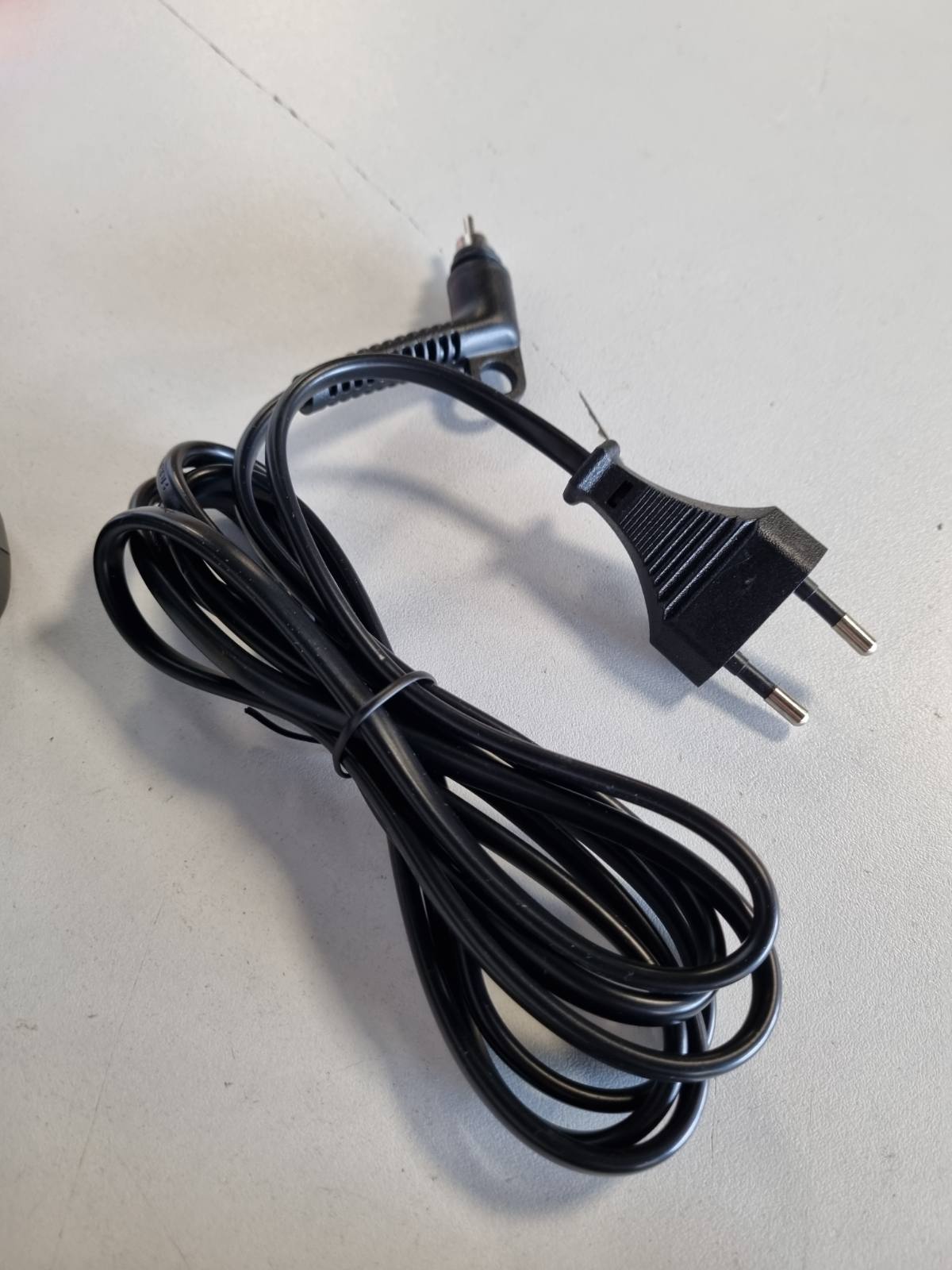 337082 - POWICE Kabllo energjie për Piastrën e flokëve, 2m, 0.75mm², kabllo rrotulluese me lidhës rrotullues 360°