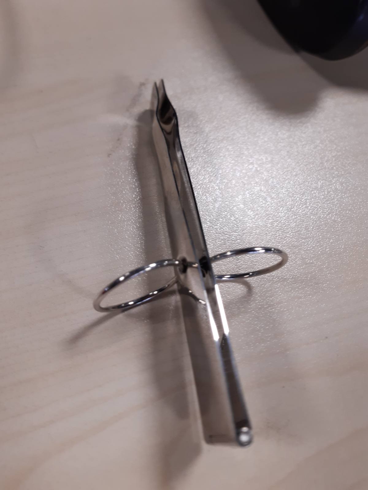 189841 - Pincë për proshutë ARCOS, çelik inox Nitrum, 120 mm, mban dhe kap lehtë fetat e proshutës, teh i fortë, Gri
