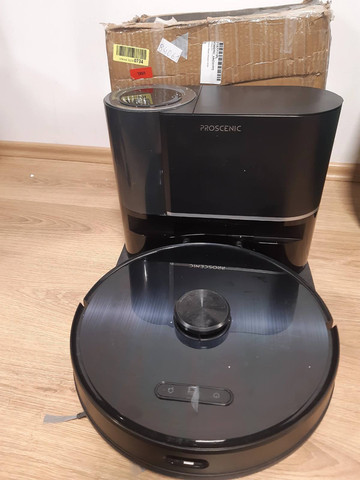 159303 - PROSCENIC Fshesë Robotike me Stacion Zbrazjeje Automatike 4500Pa, Navigim Lidar me Hartëzim, Kompatibil me Aplikacionin/Alexa/Siri/IFTTT, Kapacitet Punesimi 250 Minuta, Ideal për Qime Kafshësh Shtëpiake, Pluhur dhe Qilim.