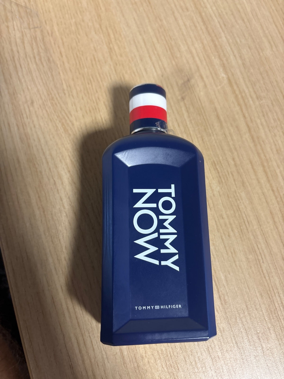 229275 - Tommy Hilfiger Tommy Now Eau de Toilette për Meshkuj – Ujë tualeti Tommy Now nga Tommy Hilfiger për meshkuj.