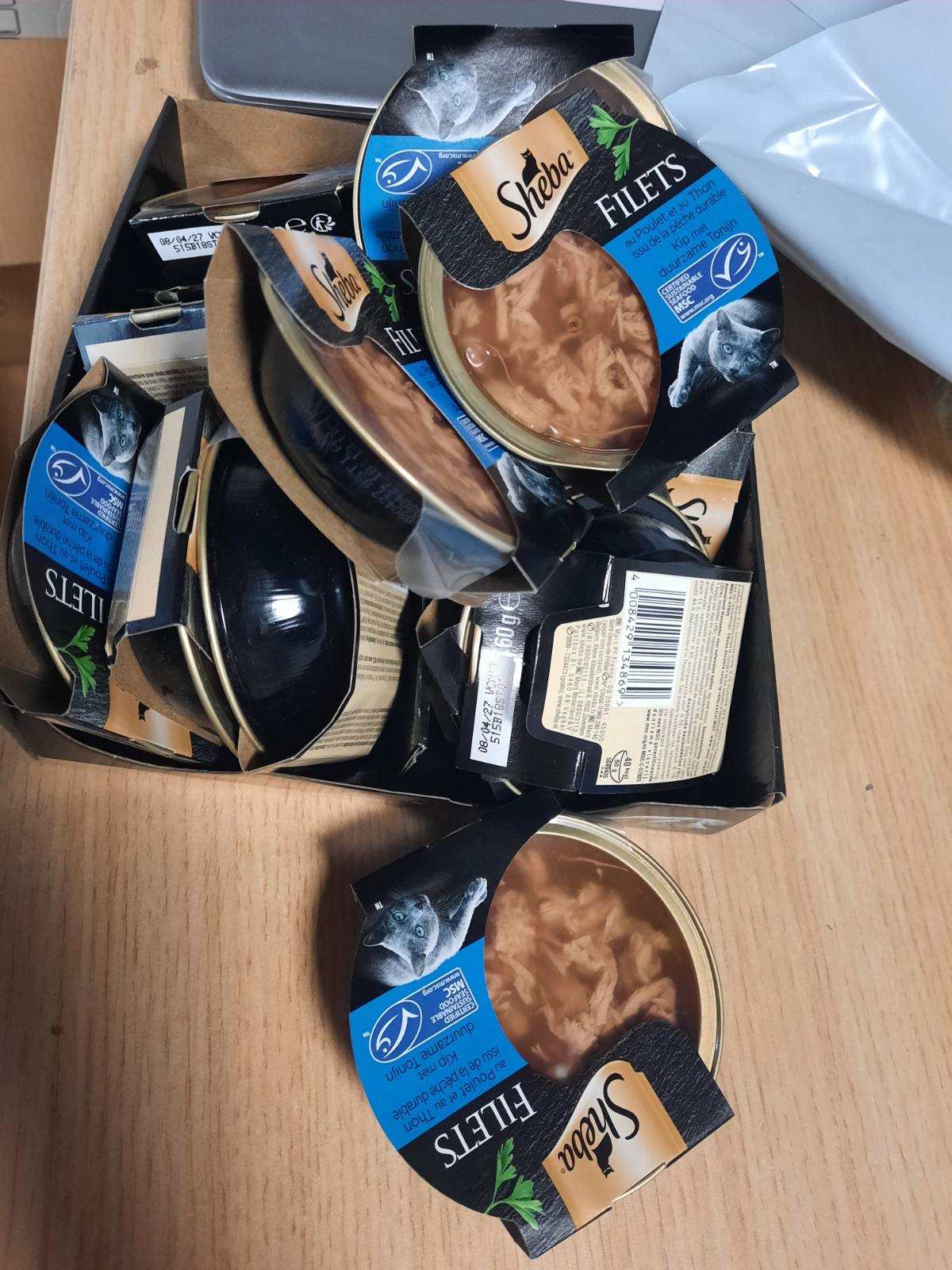 232215 - Pate për macet e rritura me pulë dhe fileto toni – SHEBA 16 cope.