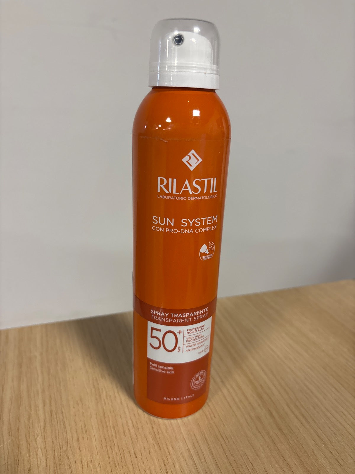 311969 - RILASTIL Sun System Transparent Spray SPF 50+, Sprej Transparent për Trupin, Rezistent ndaj Ujit, Të Gjitha Llojet e Lëkurës, Veprim Antioksidant dhe Qetësues, 200 ml