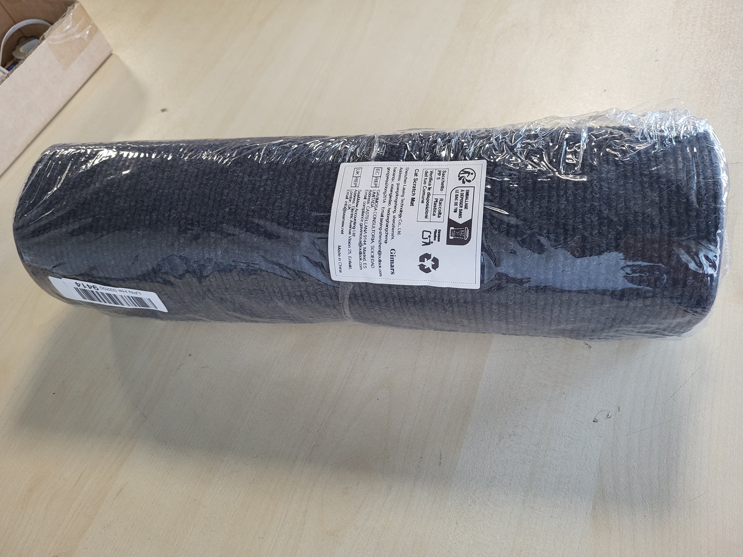 215099 - GIMARS Dysheme gërvishtëse vetëngjitëse 200cm x 40cm, Mbrojtje nga gërvishtjet për divanin e maceve