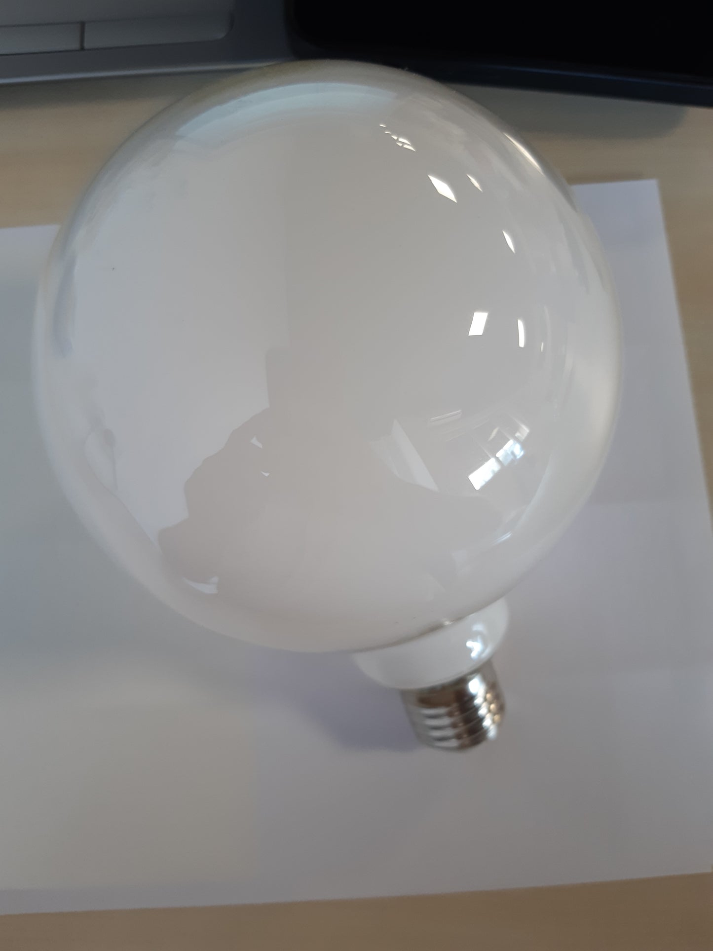 215240 - PHILIPS LIGHTING Llampë LED E27 120W, e bardhë e ngrohtë