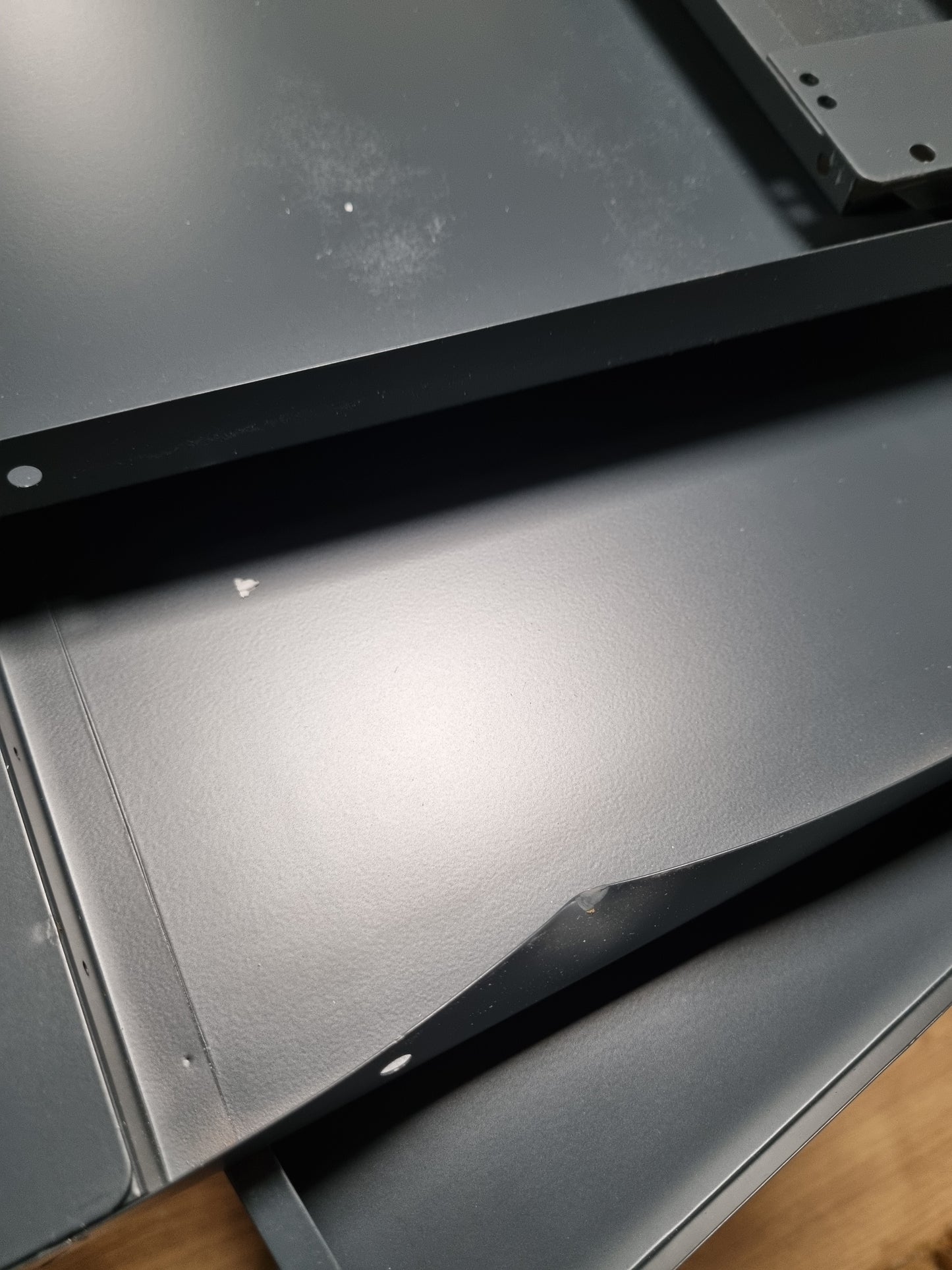 159467 - DOLLAPE METALIKE me Kyçje, 2 Rafte të Rregullueshme, Kapacitet Ngarkese 50kg për Raft, Çelik, Përdorim për Zyre, Garazh dhe Shtëpi, Madhësia 90x80x40cm, Gri e Errët