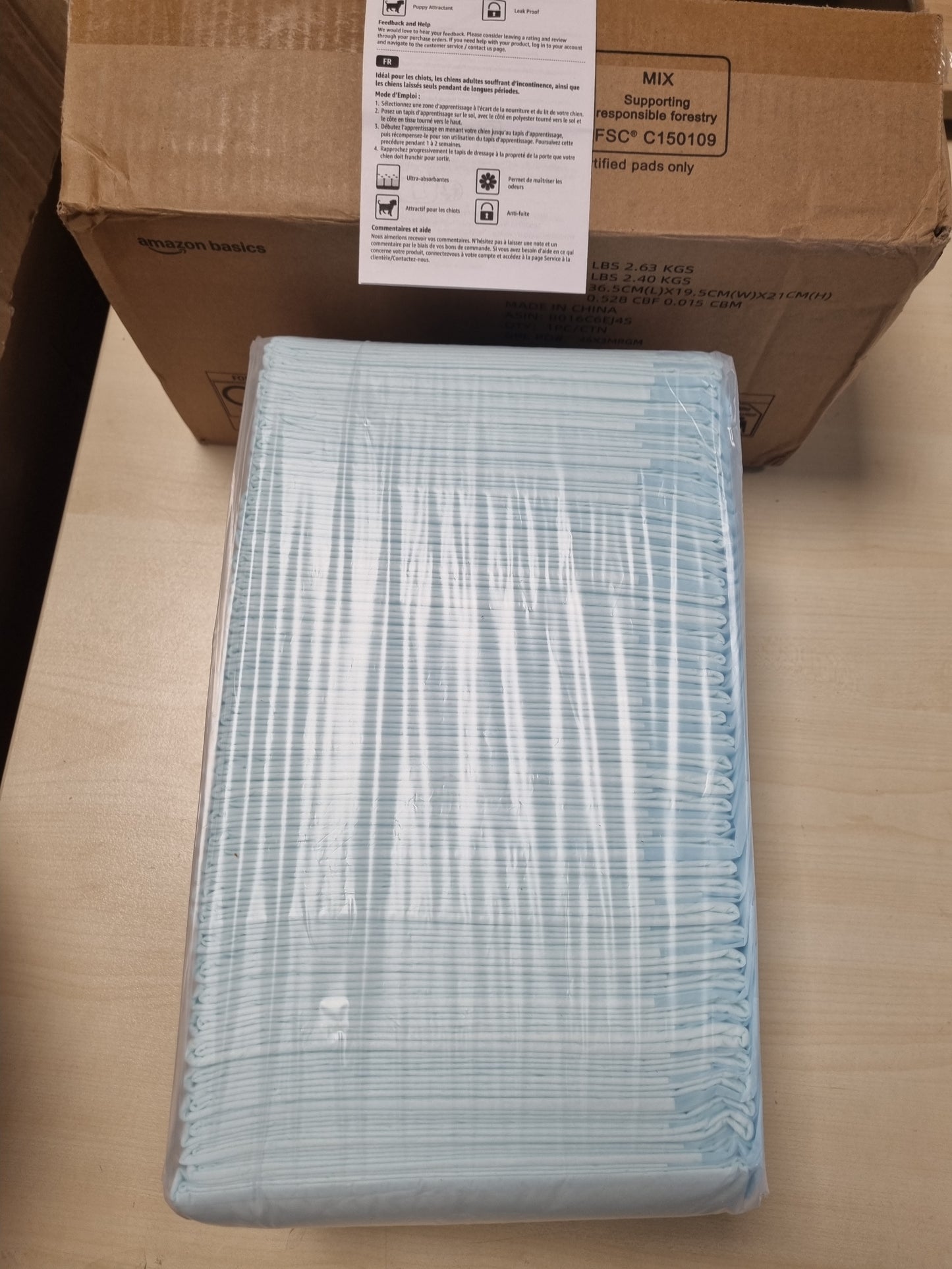 215026 - AMAZON BASICS Mbrojtëse stërvitjeje për qen dhe këlyshë, dizajn me 5 shtresa kundër rrjedhjeve, XL (40 copë), blu