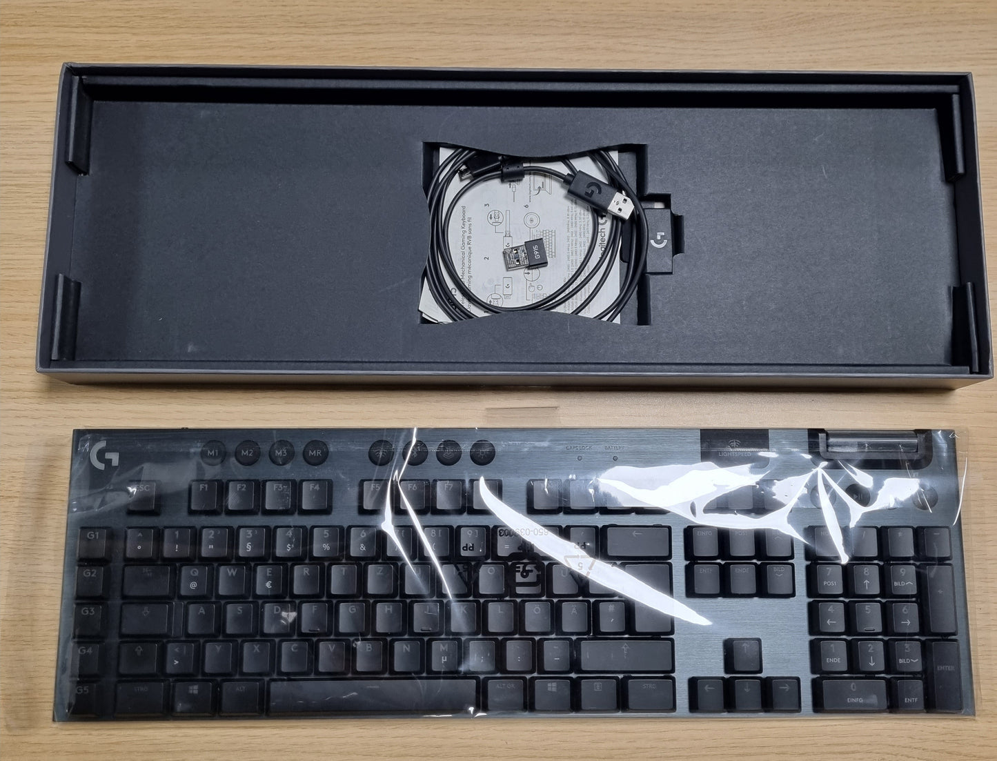 126085 - LOGITECH G915 LIGHTSPEED Tastierë Mekanike pa Tel, Çelës Tasti Tactile GL me Profil të Ulët, LIGHTSYNC RGB, Dizajn Ultra i Hollë, Paraqitje Gjermane QWERTZ - Materiali Karbon