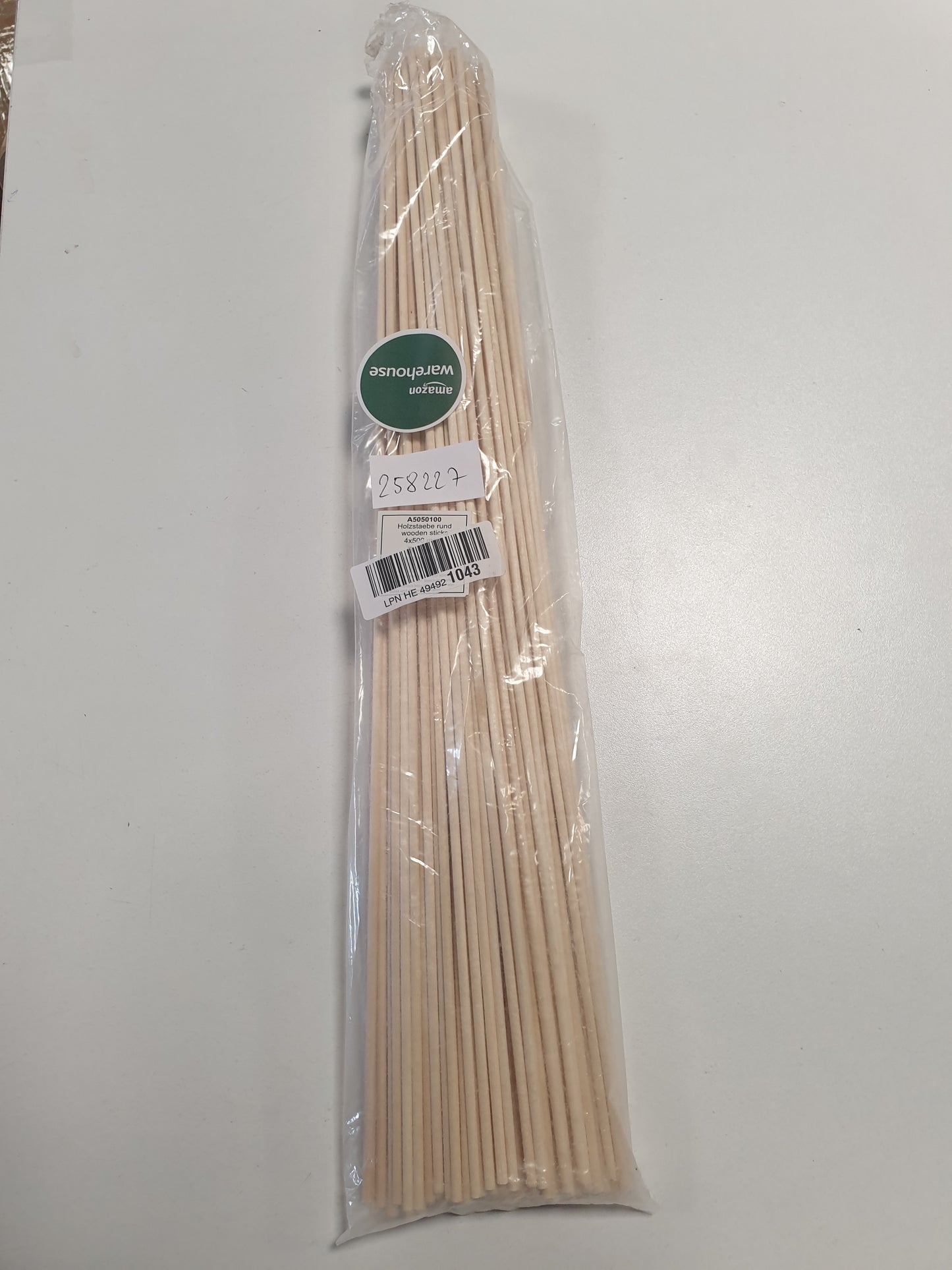 258227 - Pako me 100 kunja të rrumbullakëta prej druri ahu natyral, diametër 4 mm, gjatësi 50 cm