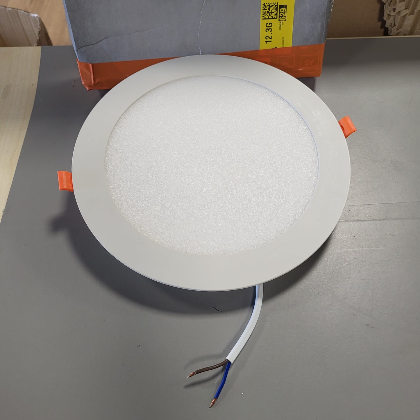 263026 - OSRAM Llambë Slim Downlight 225 mm, LED 22 W, e bardhë neutrale 4000K, 2000 lumen, dizajn i hollë, IP20, instalim i lehtë për dhoma ndenjeje dhe kuzhina