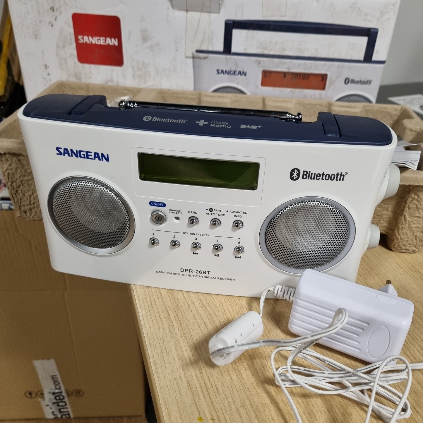 188691 - SANGEAN DPR-26BT Radio DAB+ Portative me Bluetooth, Ngjyra e Bardhë