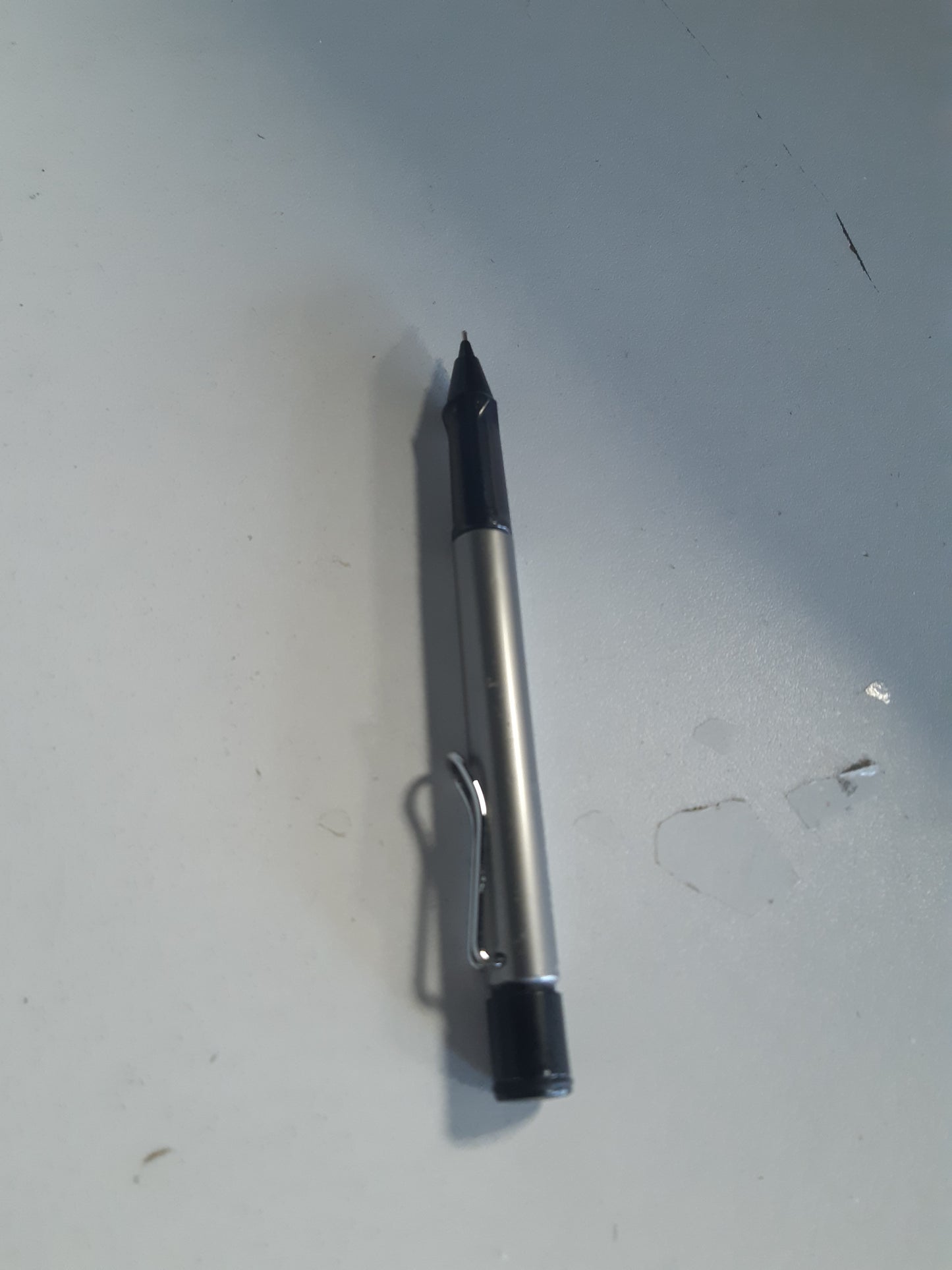 268825 - LAMY AL-star Grafit - Laps mekanik me dorezë transparente, trup alumini, përfshin majë LAMY M 41 0.5 mm dhe gomë