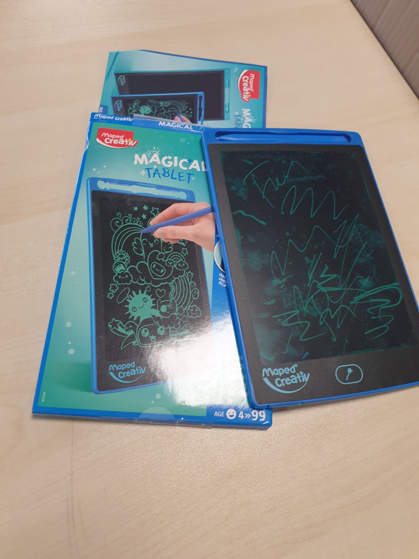 168825 - MAPED CREATIV - Tablet i Zi Magic LCD + Stylus, Tableta e Vizatimit që Fshihet, për Fëmijët 4 Vjeç e Sipër