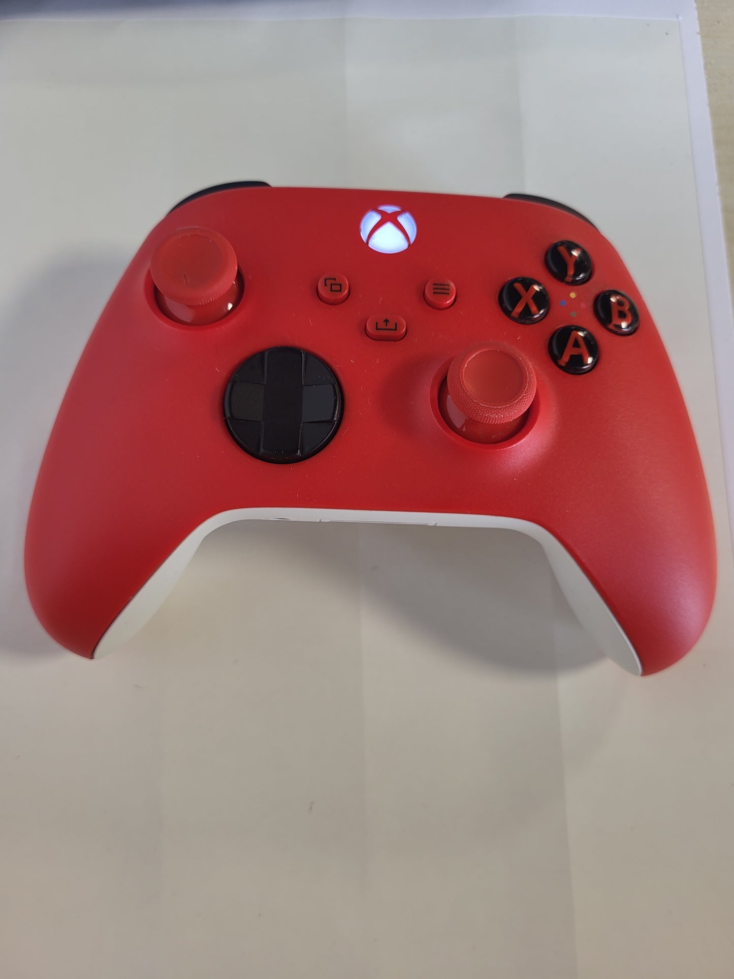 268124 - XBOX LIVE PA FIL – Pulse Red – Series X, Series S, One, Windows 10 dhe 11, Android dhe iOS