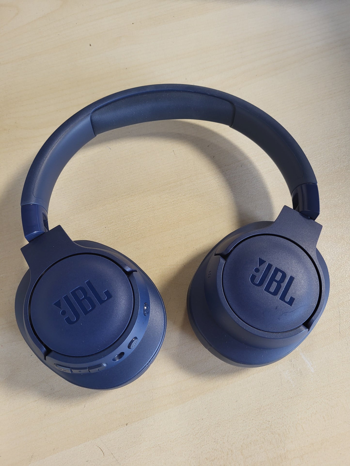 267655 - JBL TUNE 770NC – Kufje pa tel, jetëgjatësi baterie deri në 70 orë, anulim zhurmash, ambient inteligjent, blu