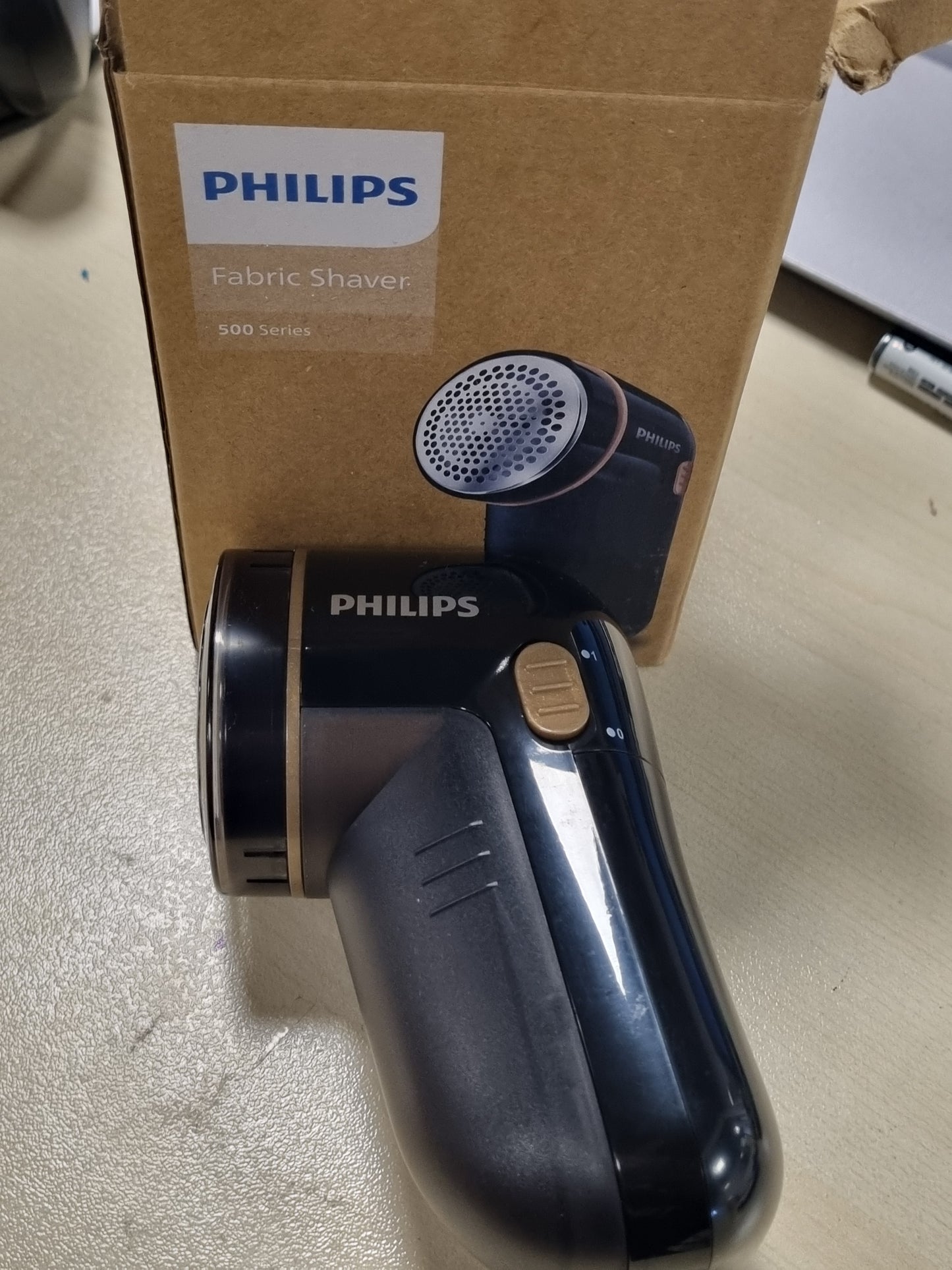 223833 - PHILIPS Heqës pushi 8800 RPM, Teh i madh, 3 madhësi rrjete, i sigurt për të gjitha pëlhurat, Enë që pastrohet lehtë, Funksionon me 2 bateri AA, Dizajn kompakt (GC026/80)