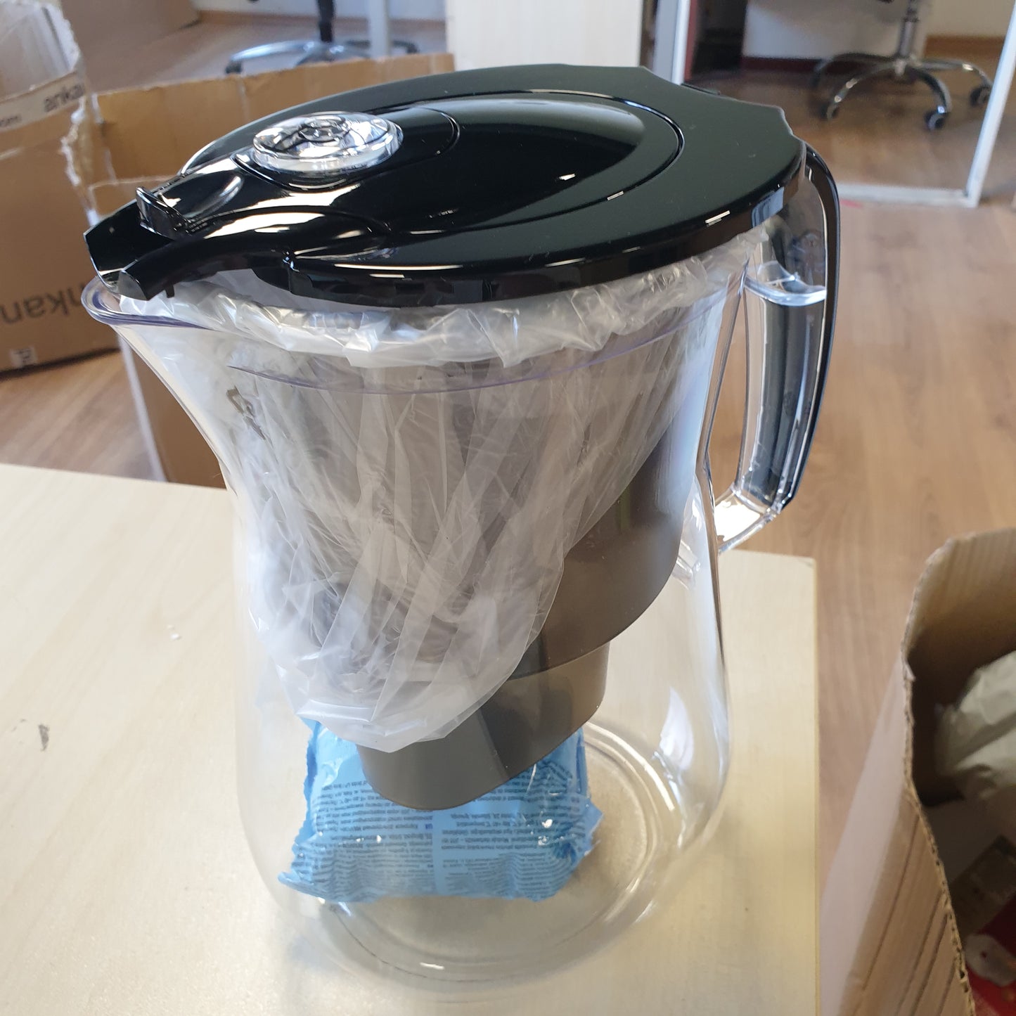 246184 - AQUAPHOR Filtër uji Onyx Black me 1 filtër MAXFOR+, 4.2L në gotë, zvogëlon gëlqeren dhe klorin, cilësi premium, enë elegante