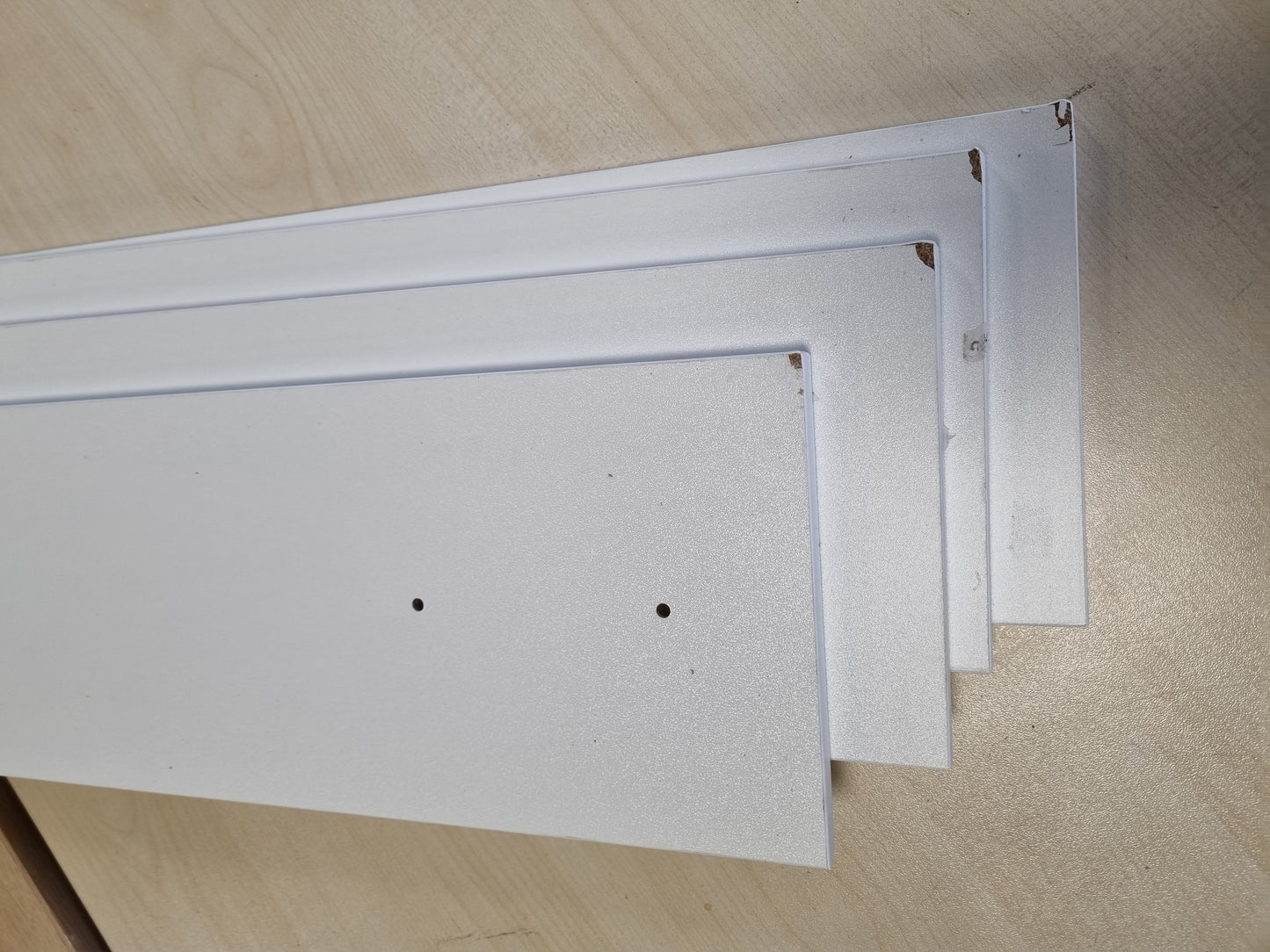 244825 - vidaXL Bufe me 4 Sirtarë 60x30.5x71 cm e Bardhë