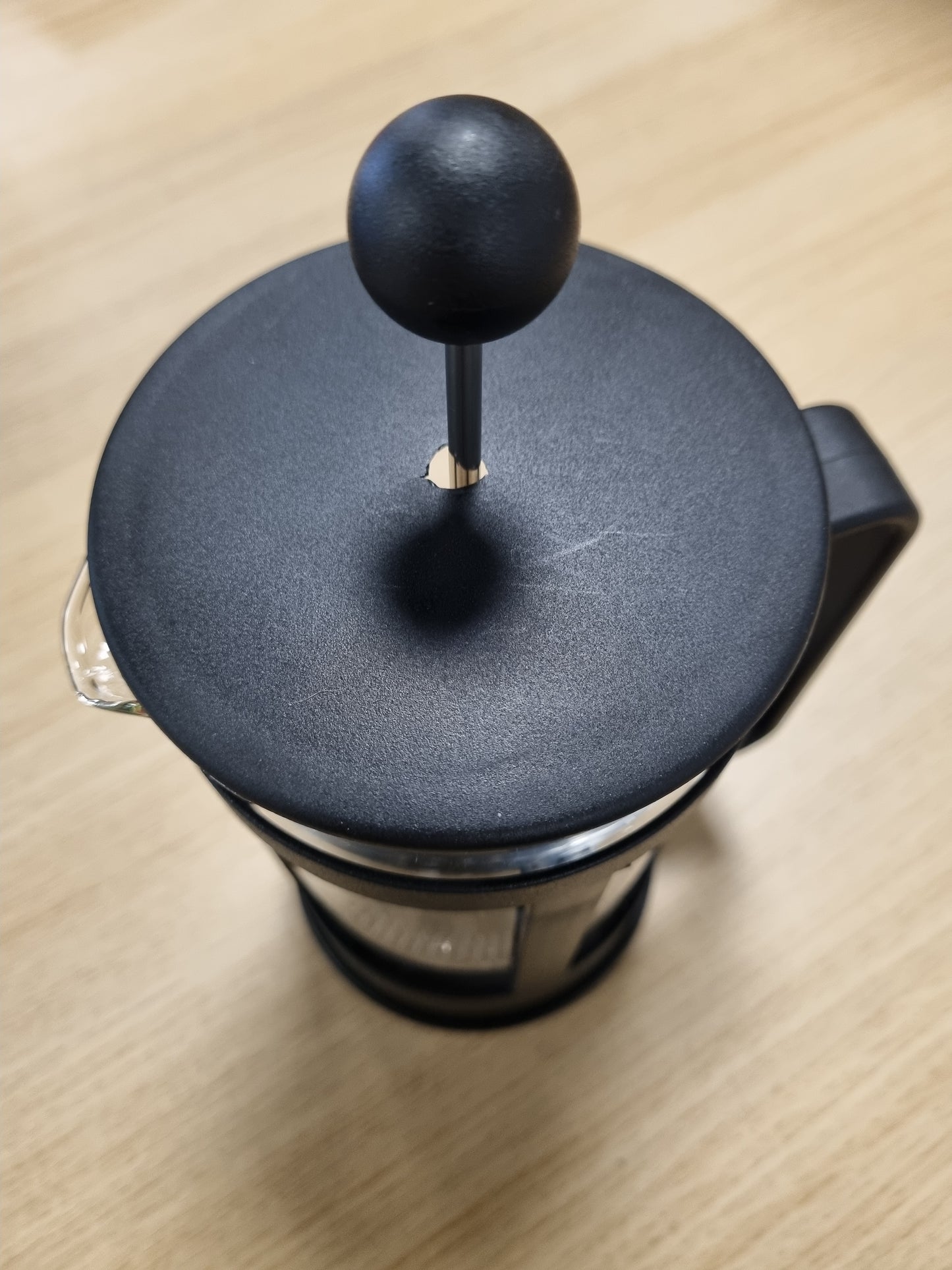 263022 - BODUM | Makinë kafeje Kenya | Kapacitet 1L / 8 Filxhanë | Presë manuale franceze | E bërë nga qelqi borosilikat dhe çelik inox | Mund të lahet në lavastovilje | Prodhuar në Portugali