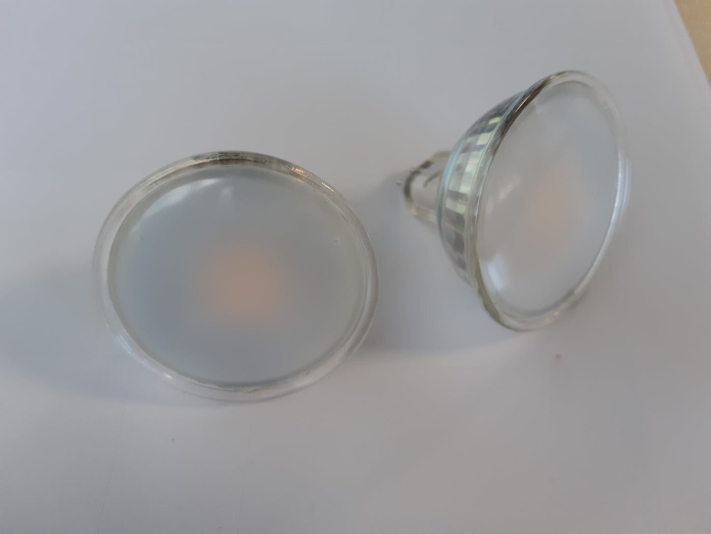 215617 - OSRAM Spot LED Star MR16 5.3 W 827, e bardhë e ngrohtë 2,700 K, GU5.3, 120 °, 630 lm, dizajn tërësisht prej xhami, IP20