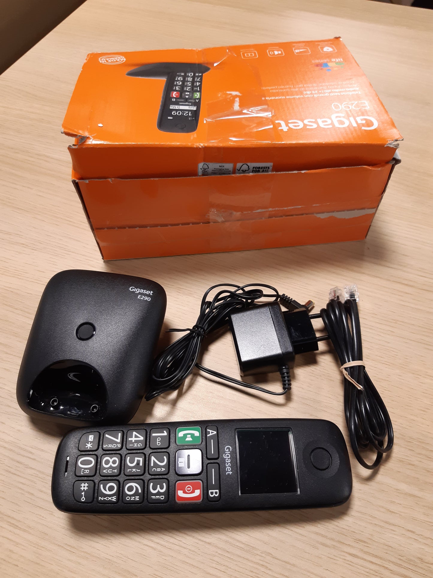 11287 - GIGASET E290, Telefon Fiks pa Tel me Audio të Përmirësuar dhe Taste Telefonimi të Shpejtë, Zile të Larta, Volum i Rregullueshëm, Versioni Italian, i Zi