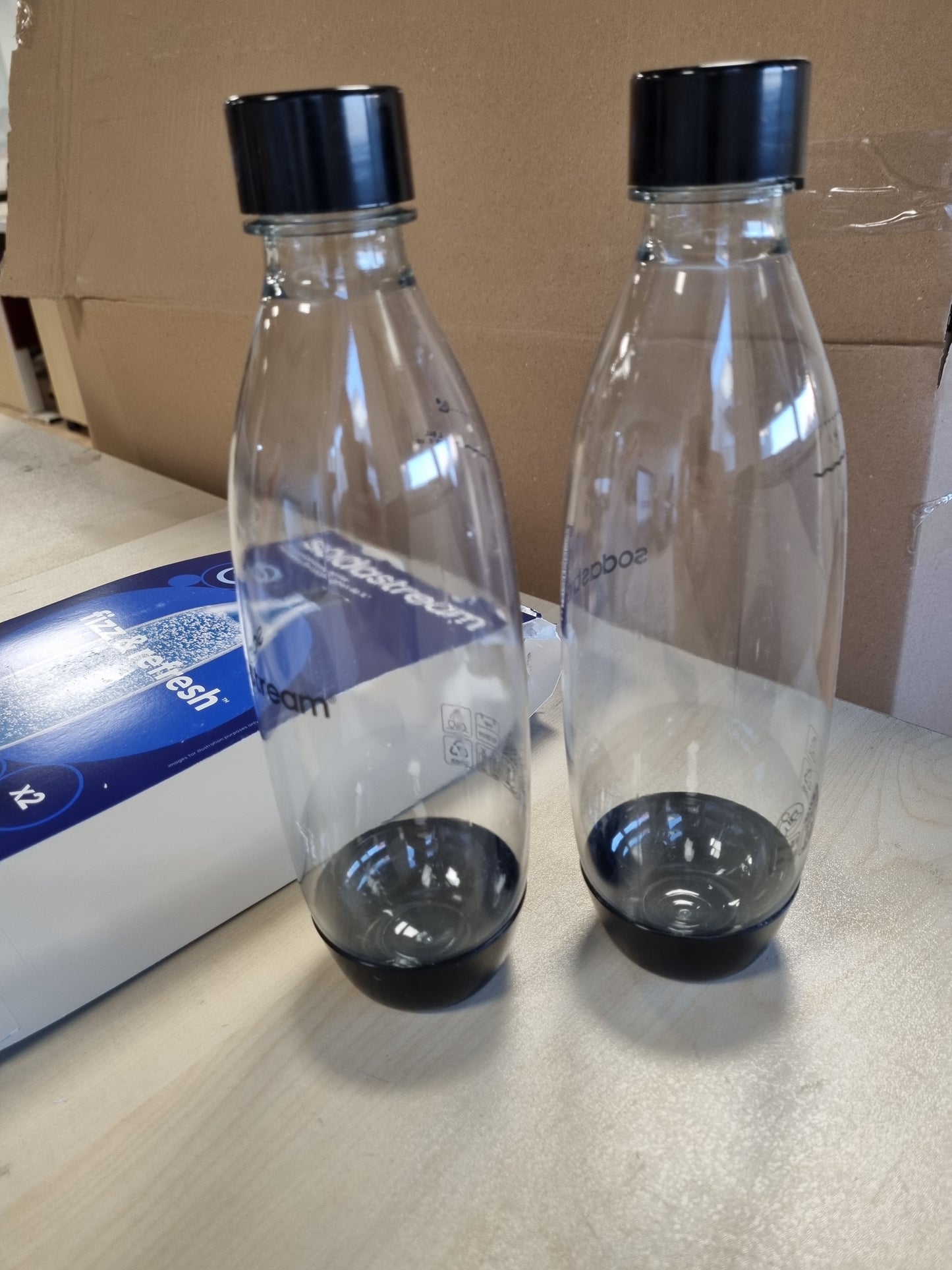 257514 - SODASTREAM FUSE – 2 SHISHE UJI TË RIPËRDORSHME, 1 L, të sigurta për larje në enëlarëse, të pajtueshme me Gaia, Duo, E-Duo, Spirit, Terra, E-Terra, Art, Enso, Power, Easy, One Touch, E zezë