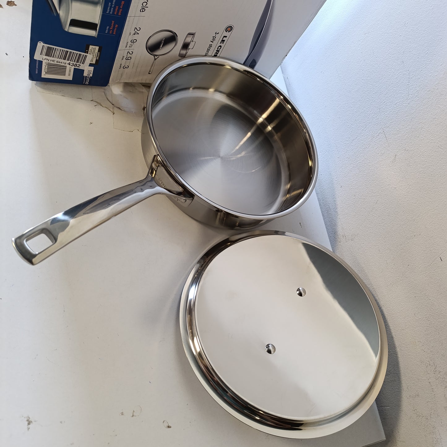 187010 - TIGAN LE CREUSET me Kapak, Çelik Inox me 3 Shtresa, 24 cm, Ngjyra Argjend, Modeli 96202124001000
