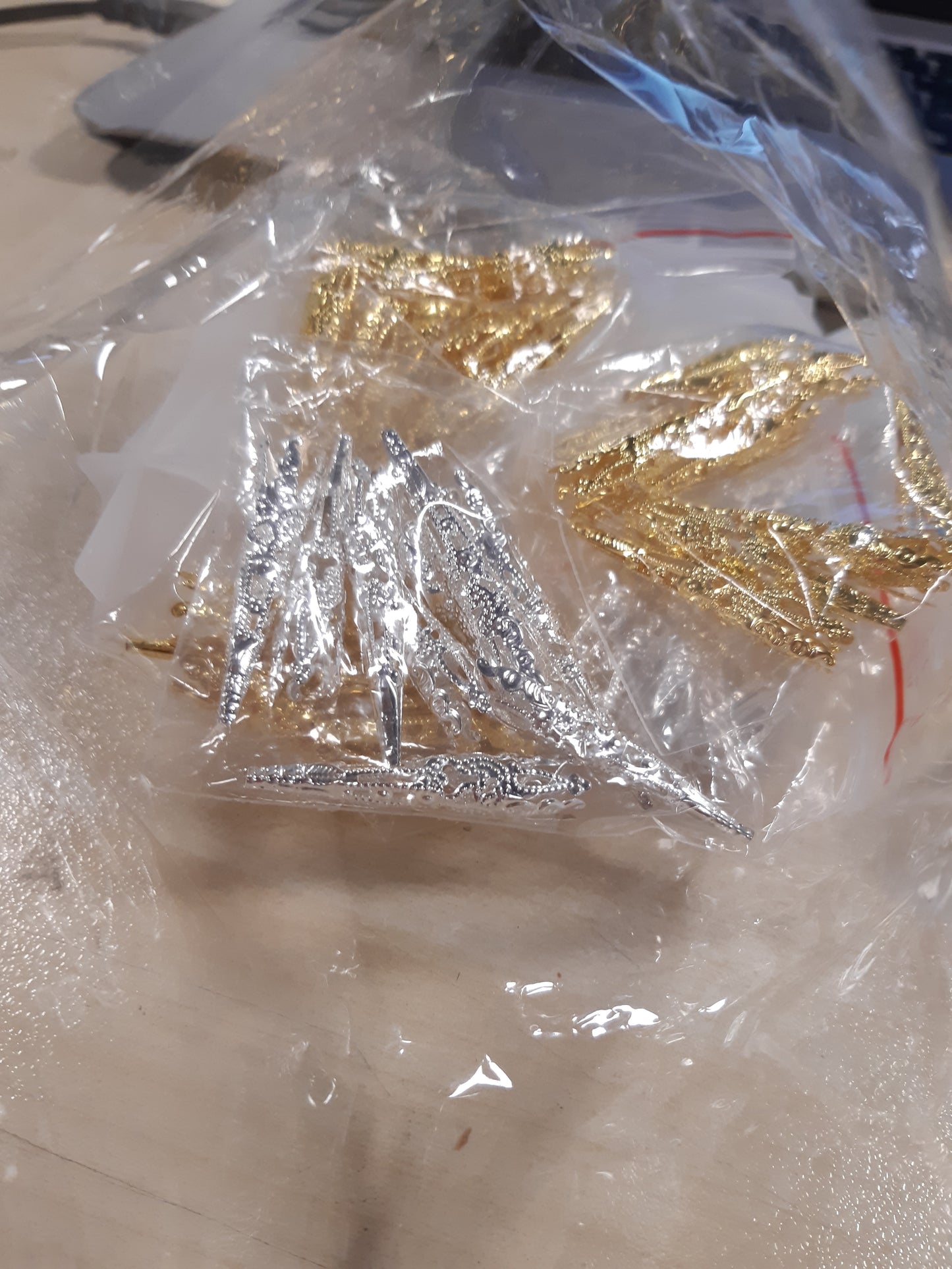 222844 - AFUNTA Forma rrëshire kristali varëse me 20 pjesë, forma bizhuterish rrëshire, silikon për bizhuteri, gjerdanë, punime artizanale 'bëje vetë' me 30 kapele rruazash