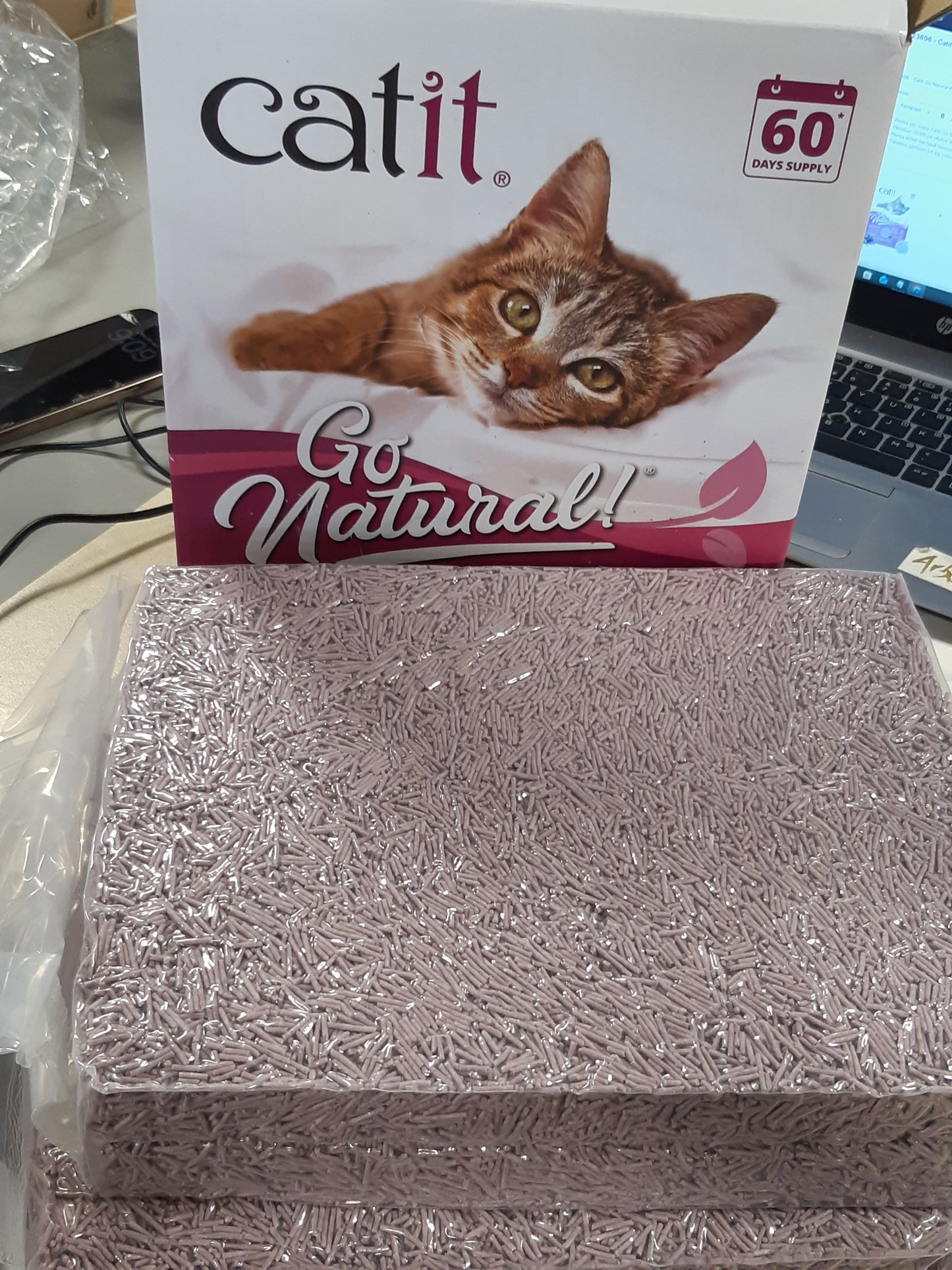 223896 - Catit Go Natural Plehra për Mace me Aromë Livandoje, 5.6 kg (2 x 2.8 kg), Deodorizuese, pa Pluhur 99.9%, Grumbullim të Shpejtë