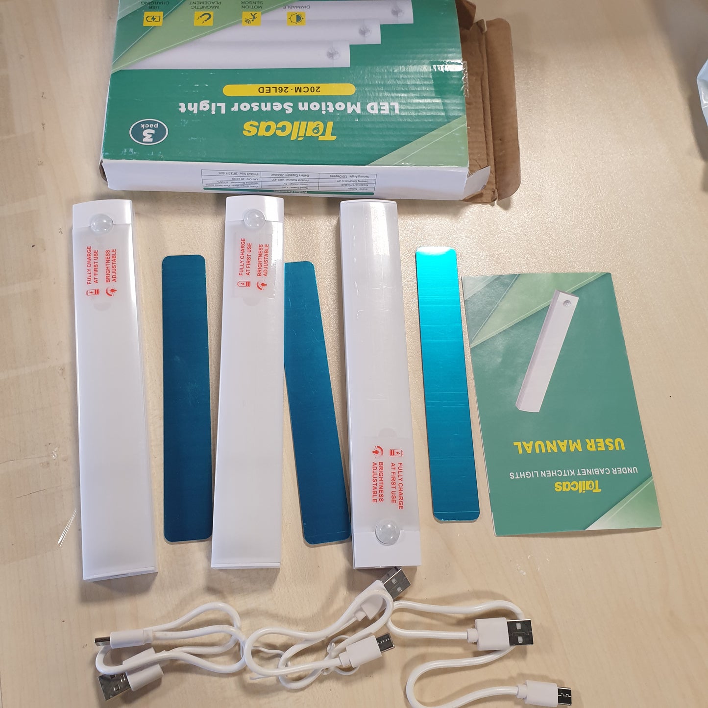 211471 - LLAMBË ME DETEKTOR LËVIZJEJE: Ndriçim i Brendshëm, i Rikarikueshëm me USB për Kabinet Kuzhine, Dritë Nate për Dollap, Dritë Dollapi, Me Rregullim Ndriçimi të Përshtatshëm - Përdorim në Gardërobë, Shkallë, Korridor