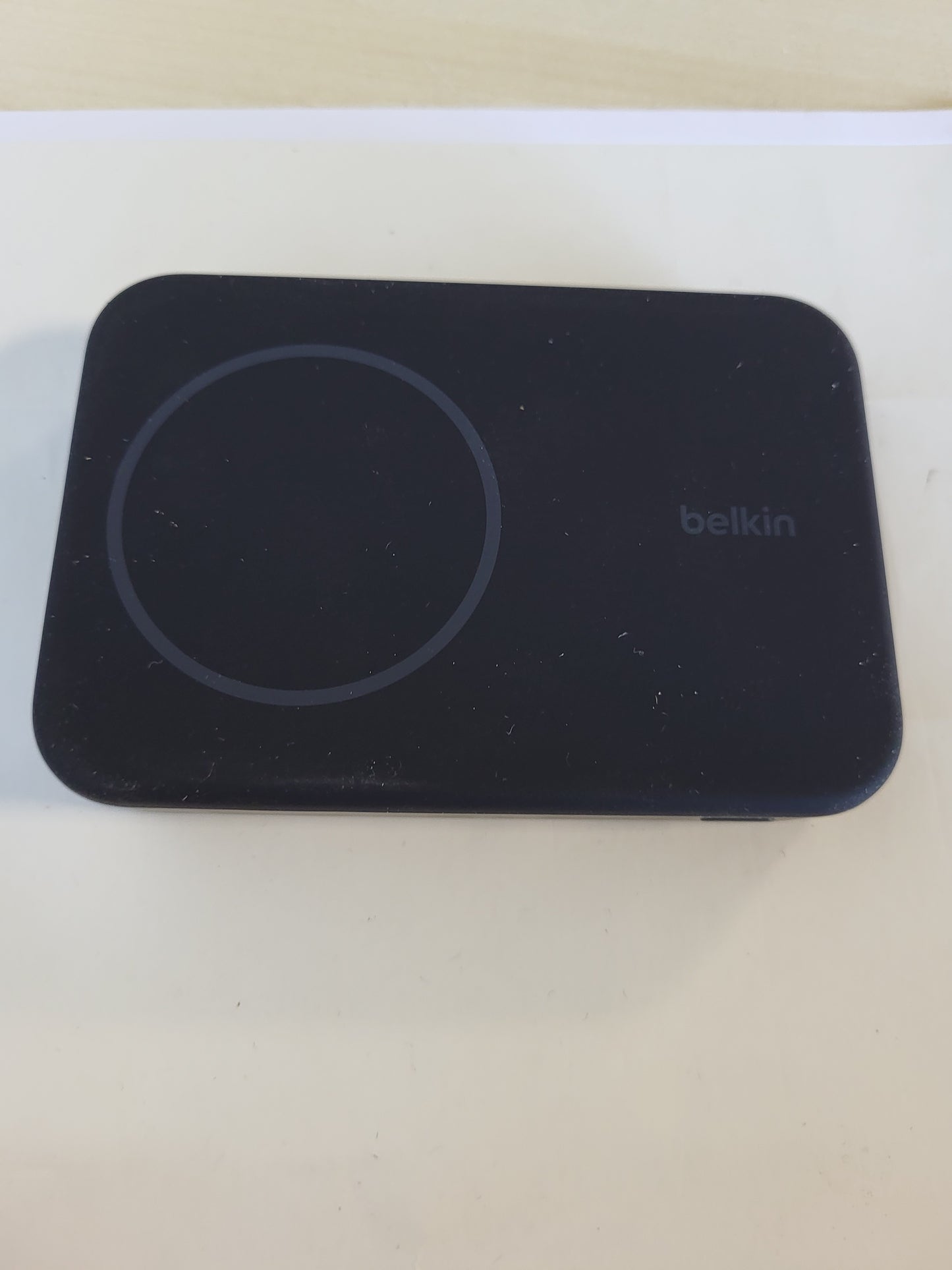 267815 - BELKIN Karikues pa tel BoostCharge Pro 8000mAh me Qi2 (Karkues portativ kompatibël me MagSafe, mbështetëse e integruar, për iPhone 16, 16 Plus, 16 Pro, 16 Pro Max, iPhone 15, etj., i zi)