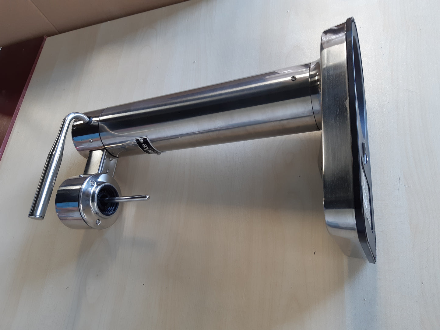 260029 - AARKE Carbonator 3, karbonator uji prej çeliku inox, përfundim modern, 1 shishe PET 1L pa BPA, prodhues uji i gazuar, i pajtueshëm me cilindra CO2 60L