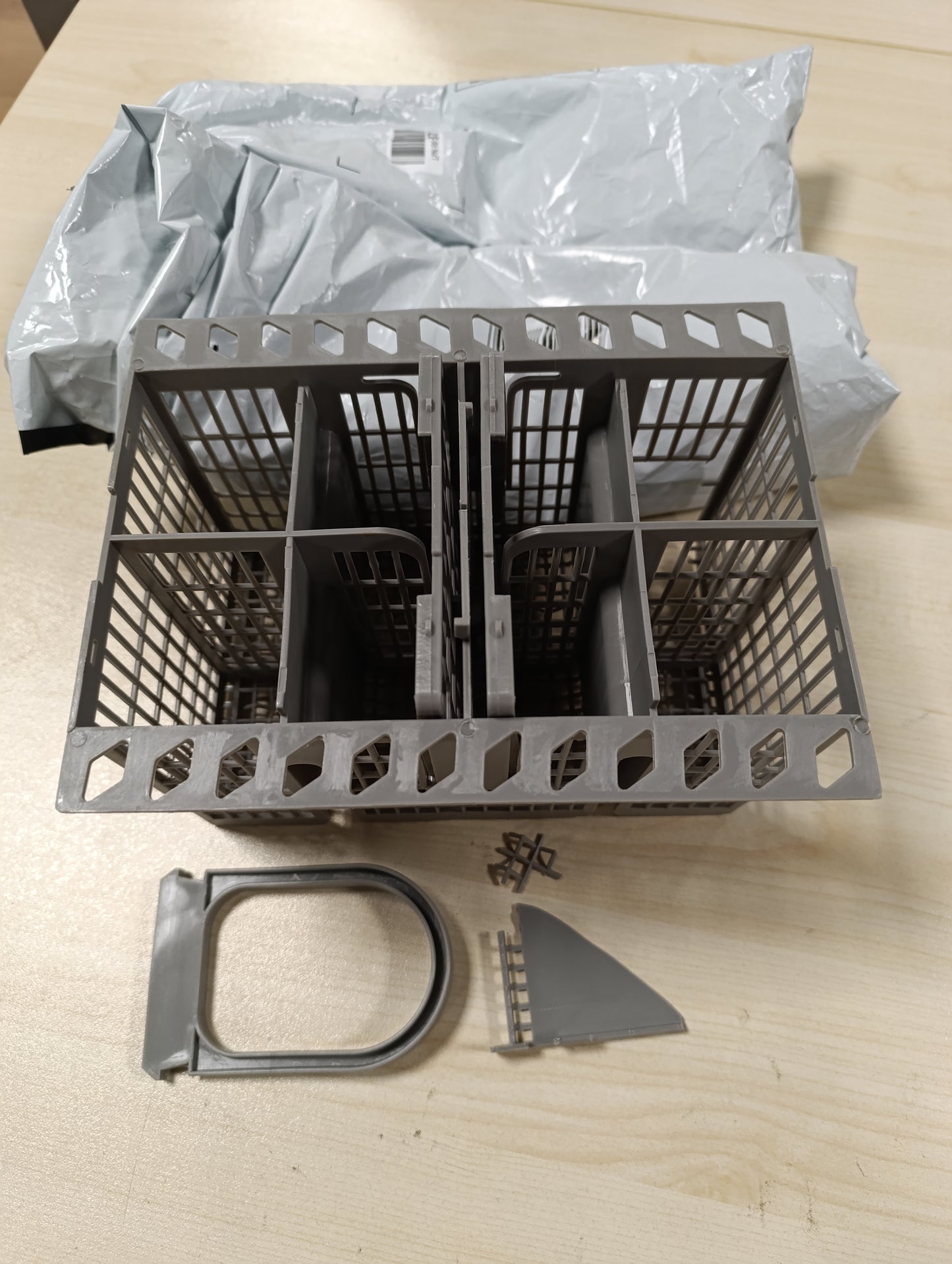 181160 - TERRARIDE C00257140, C00386607 Kosh Zëvendësuesi i Takëmeshve për Lavastoviljet Hotpoint, Whirlpool, Indesit 99673-8729