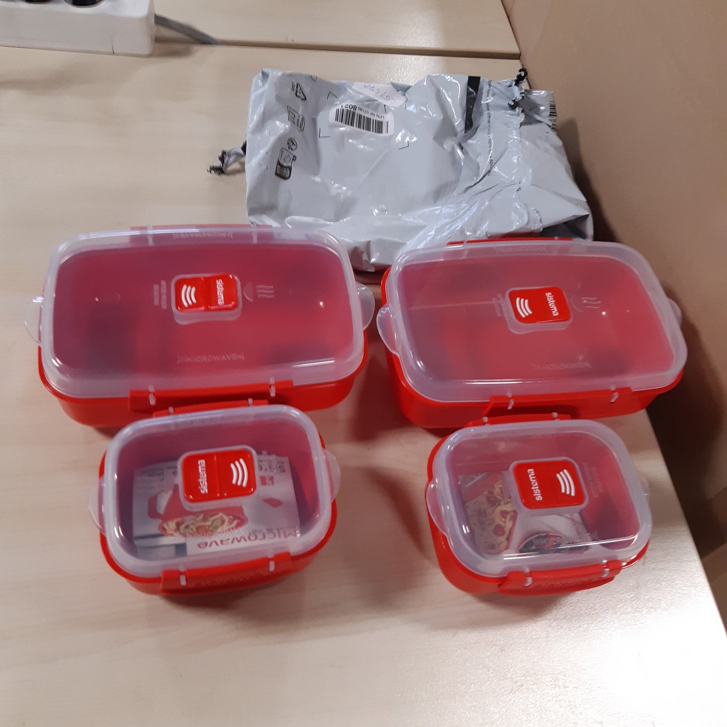 251470 - SET ENESH PËR RUJTJEN E USHQIMIT SISTEMA, 4 ENË DREJTKËNDËSHE ME KAPAKË (2 X 1.25 L + 2 X 525 ML), PA BPA