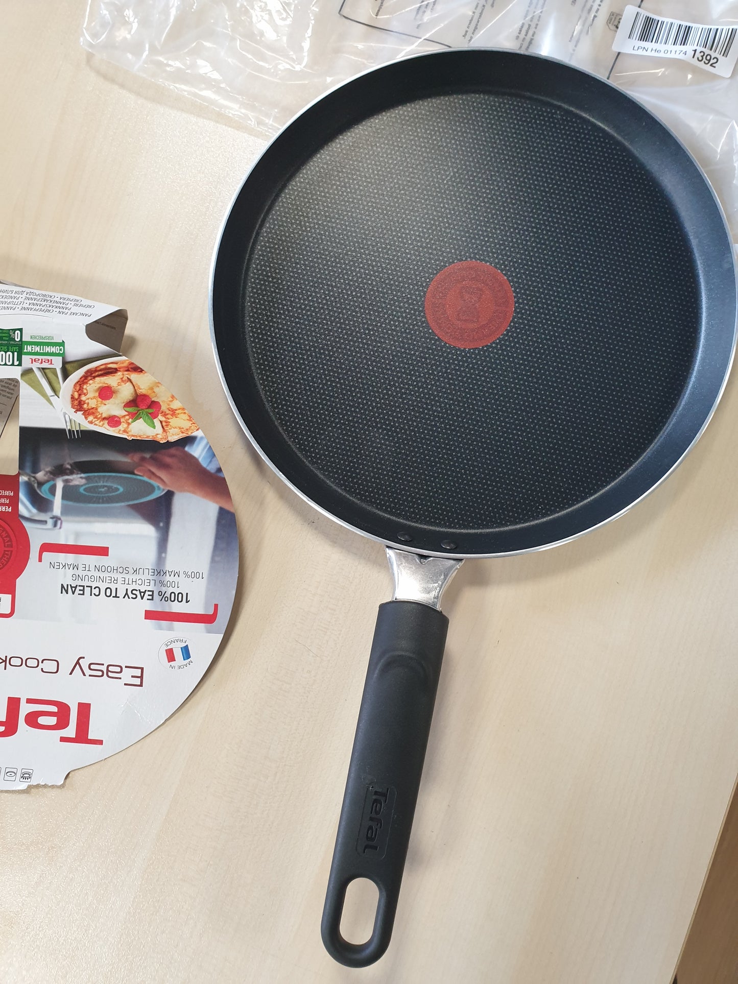 196459 - TEFAL Tigan për Krepa 'Easy Cook & Clean' 25cm, jo i përshtatshëm për soba me induksion, me Sinjal termik, Thema e Zezë, Prodhuar në Francë, B5550933