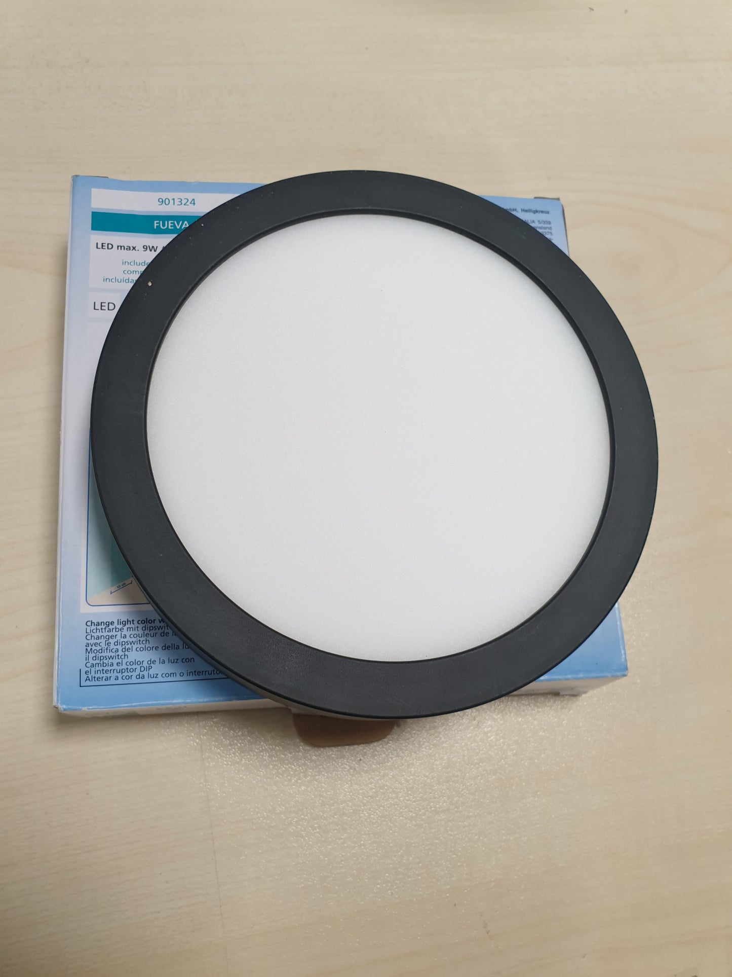 232446 - EGLO Fueva 6 Llambë tavani LED, llambë e rrumbullakët për banjo, plastike e zezë dhe e bardhë, ndriçim tavani e bardhë e ngrohtë-e bardhë e ftohtë, IP44, Ø 16.5 cm.