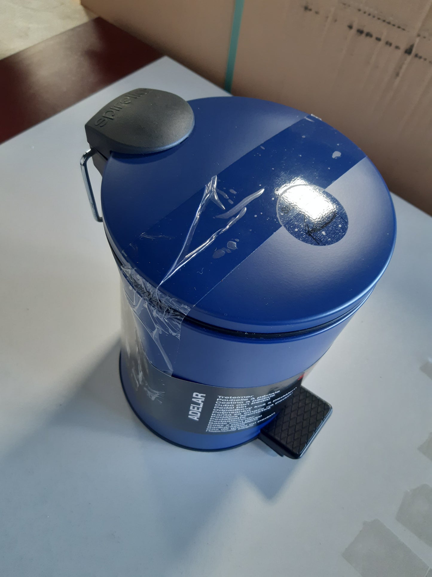 241289 - SPIRELLA Kosh për pedale Adelar, Çelik mat, Mekanizëm mbylljeje i heshtur, Veshje rezistente ndaj gjurmëve të gishtave, Dizajn modern, Blu mat, Kapacitet 3L