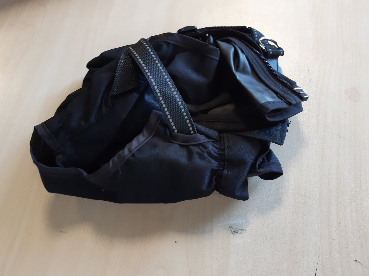 214584 - MOSUCOIRL Manteau de Pluie impermable pour Chien avec capuche réfléchissante, veste de pluie réglable pour chiens et chiots de taille M (Noir)