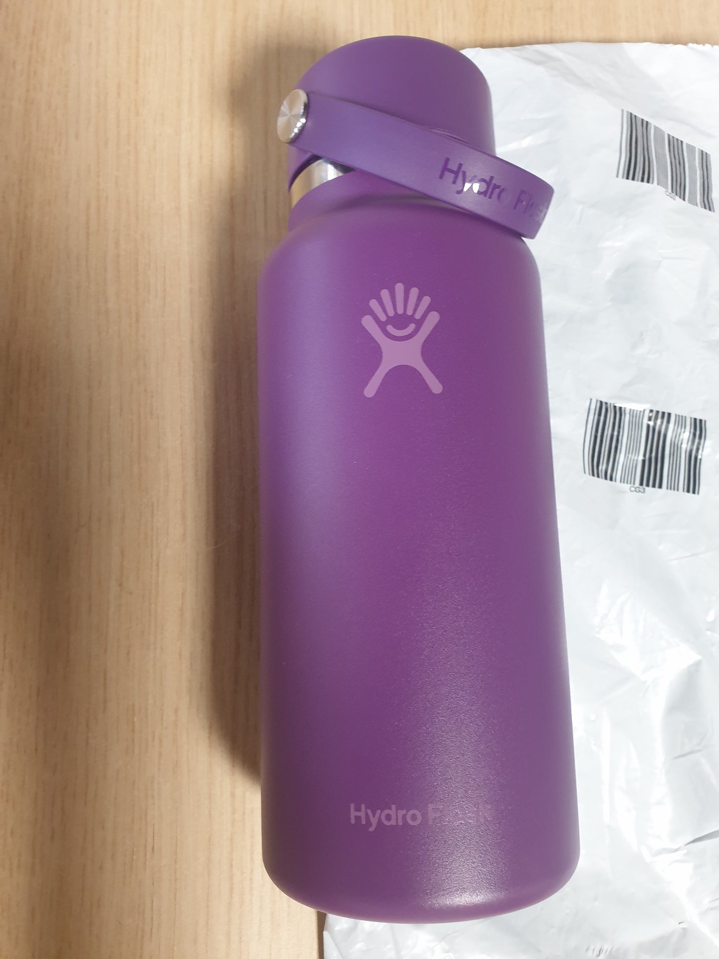 213563 - HYDRO FLASK Kapak i Gjerë me Kashtë Fleksibël Shishe 946 ml (32 oz) – Çelik Inoks, Kashtë e Papërshkueshme nga Rrjedhja