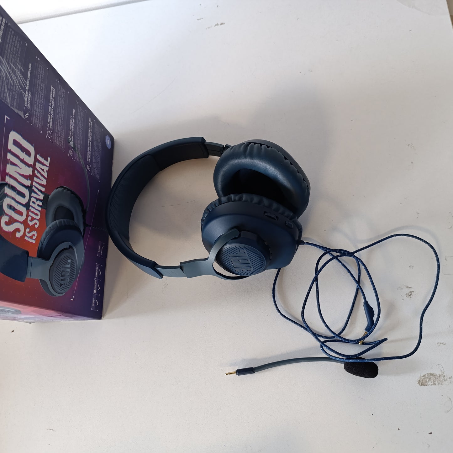 268231 - JBL Quantum 100 – Kufje për Lojëra me Tel dhe Mikrofon të Lëvizshëm – Ngjyra: Blu