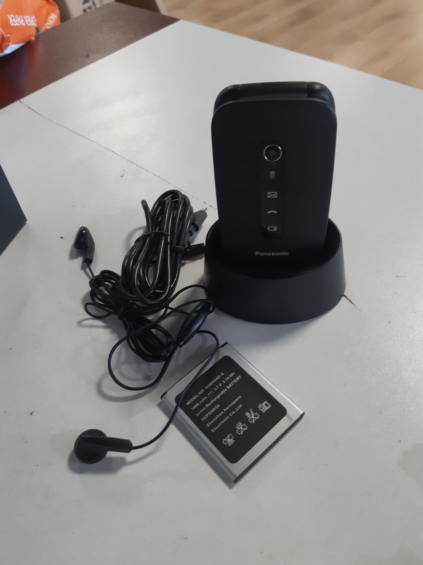 266169 - PANASONIC KX-TU550EXB - Telefon me palosje, 4G, kamerë 1.2MP, ekran i madh 2.8", 300 orë kohë gatishmërie - i zi