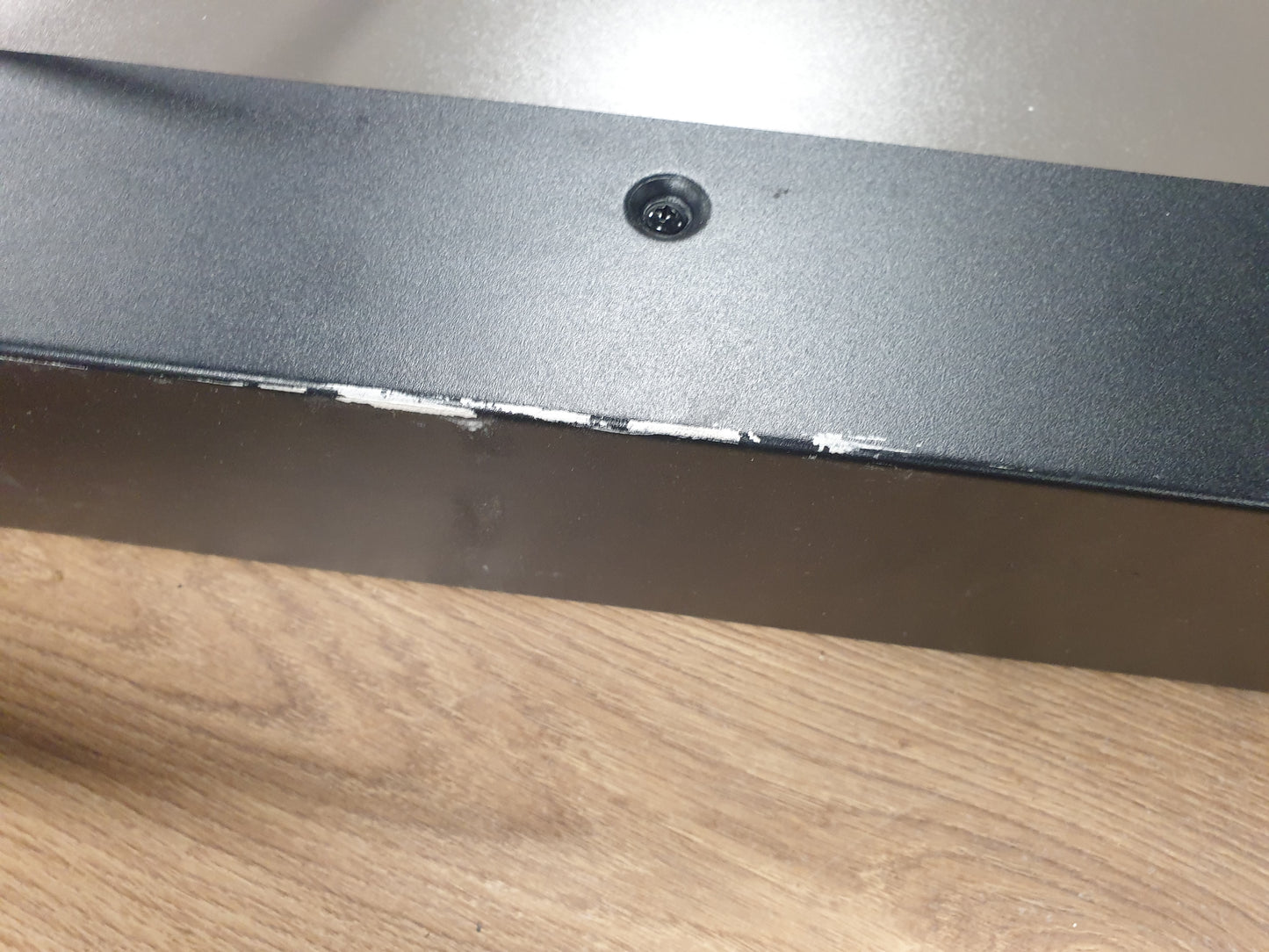 221048 - SILONN Oxhak elektrik 50"/127cm, Fuqi nxehtësie 900W - 1800W, montim në mur ose inkasim, aplikacion dhe telekomandë, 20 ngjyra flake, e zezë