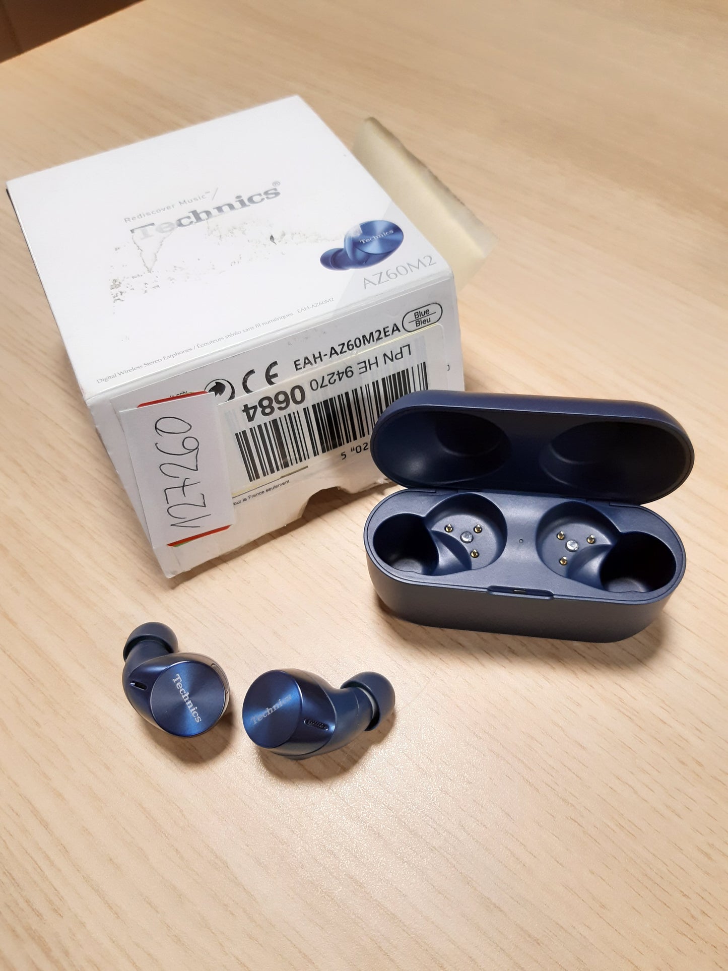 127260 - TECHNICS Kufje pa Tel EAH-AZ60M2EA, me Anulim Zhurmash, Bluetooth me Shumë Pika për 3 Pajisje, Kufje në Vesh, me Mikrofon të Integruar, Ngjyra Blu Mesnatë