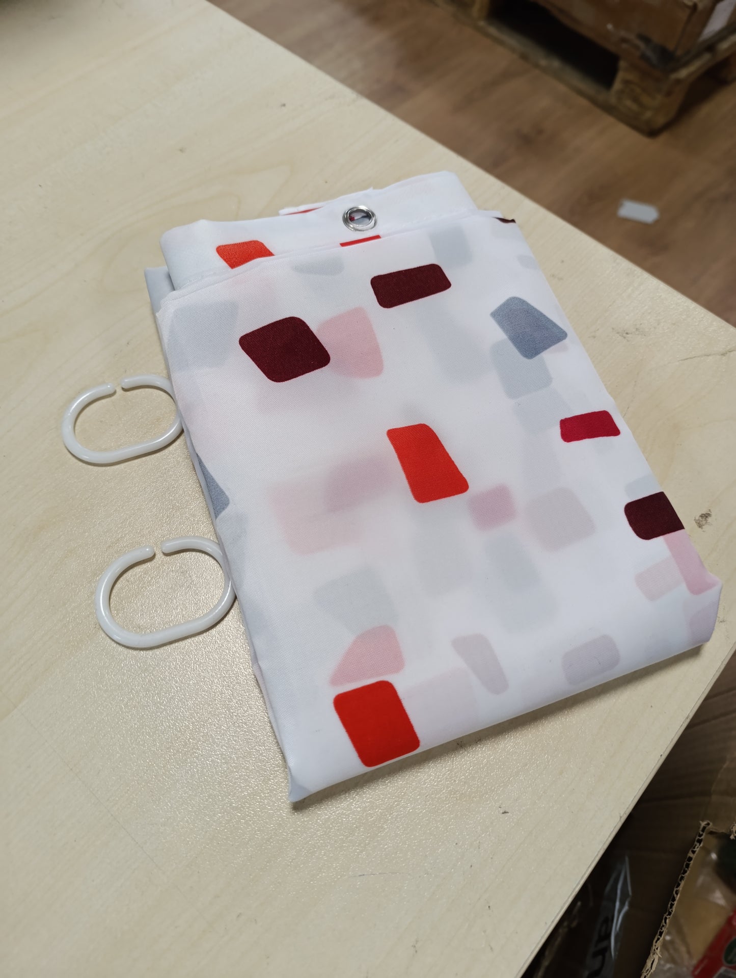 224420 - VIROSA Perde dushi me model mozaiku, 180 x 180 cm, rezistente ndaj mykut, 100% poliester, mozaik i kuq
