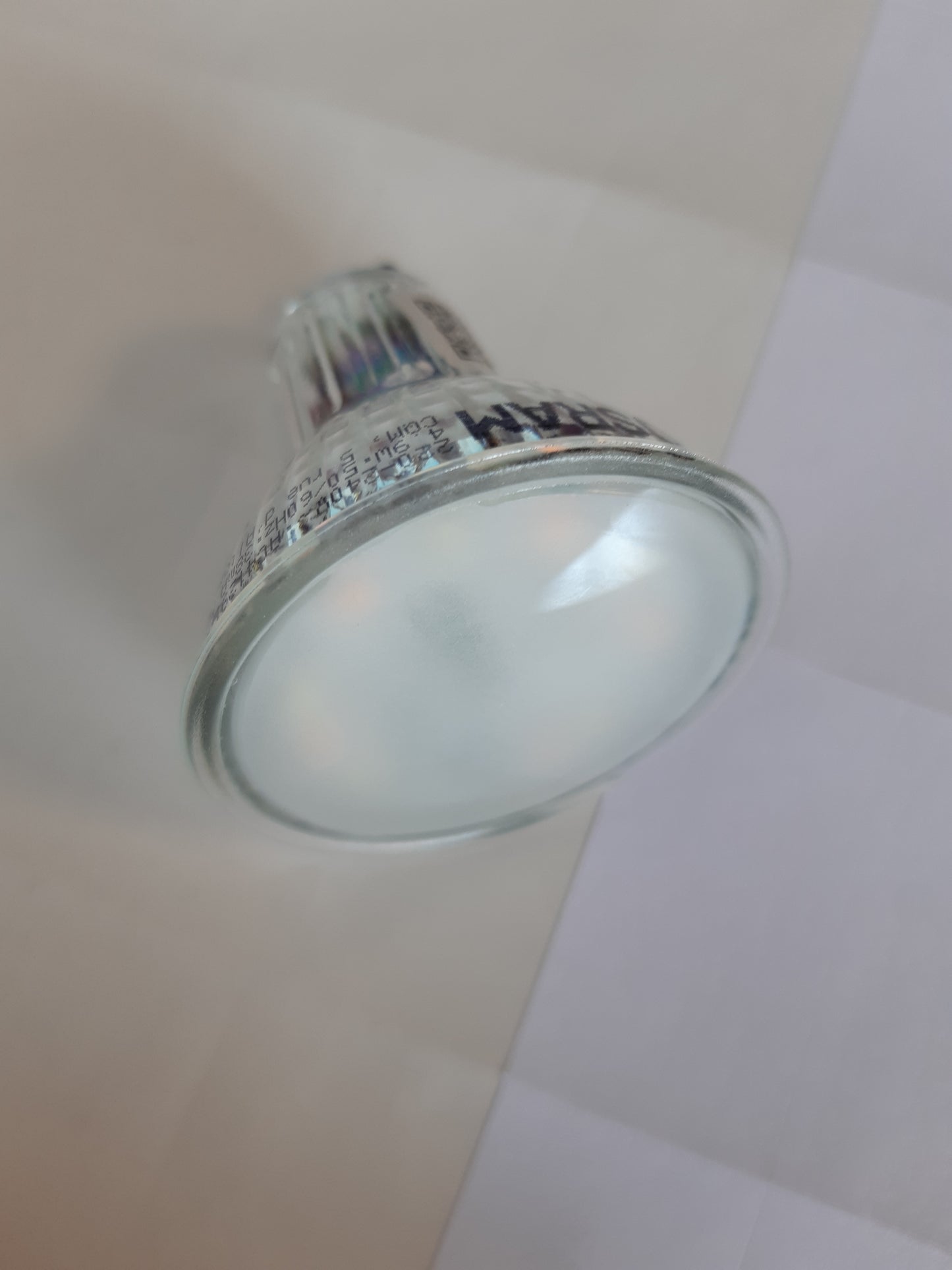 228327 - OSRAM Reflektor SMART LED Spot PAR16 GU10, 4.9W ZigBee 3.0, RGBW 16 Milion Ngjyra, i Errësueshëm, Kontroll Aplikacioni, Alexa
