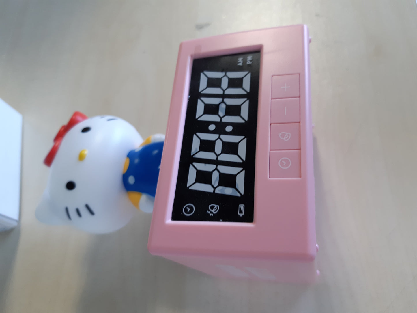 213853 - PALADONE Orë Dixhitale me Alarm, Dritë Nate dhe Muzikë, Funksionon me Bateri.