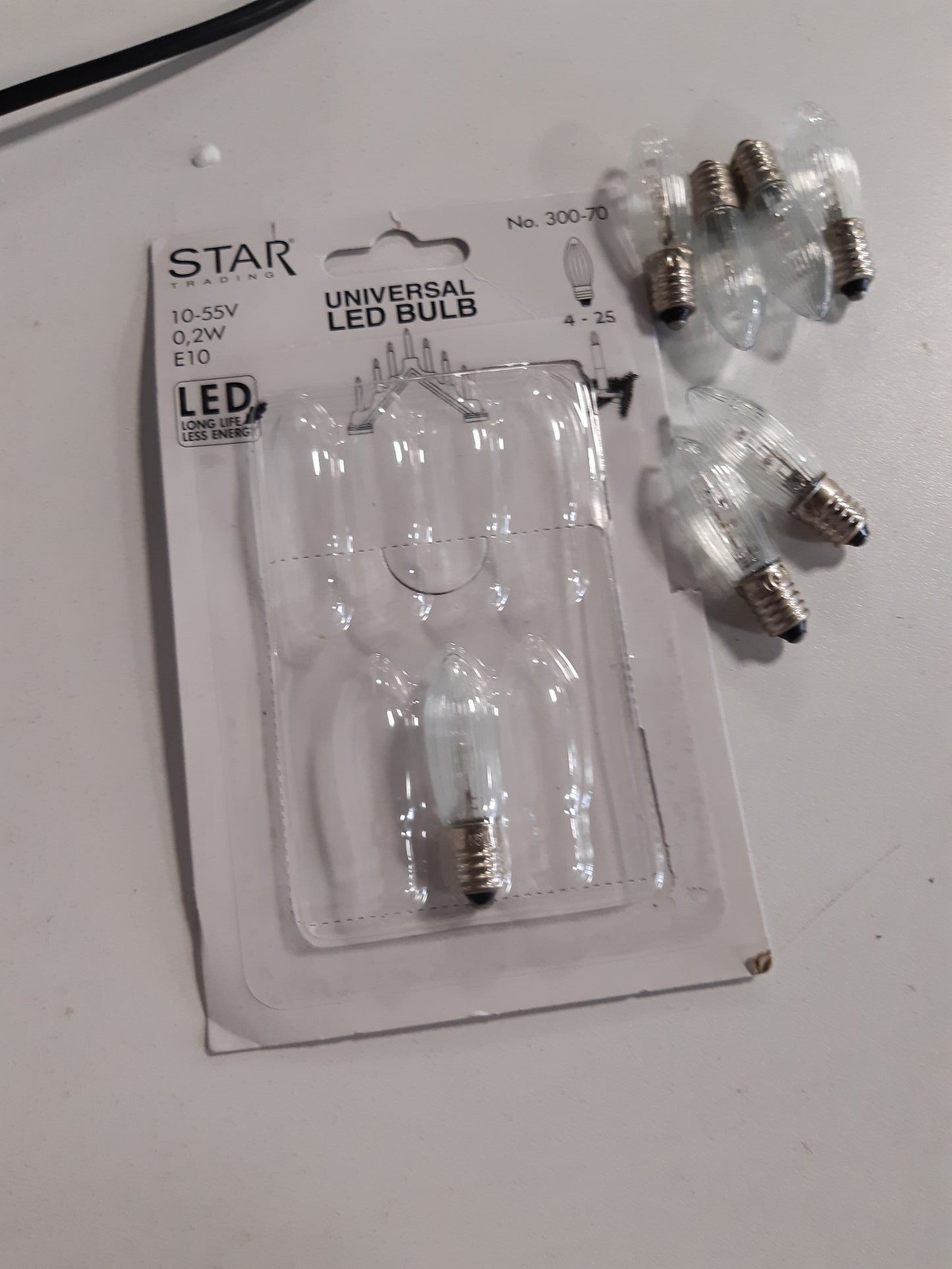254096 - STAR TRADING Set me 7 llamba LED universale E10, të bardha të ngrohta, 0.2W, 5 lumen secila, lartësia: 4.5 cm