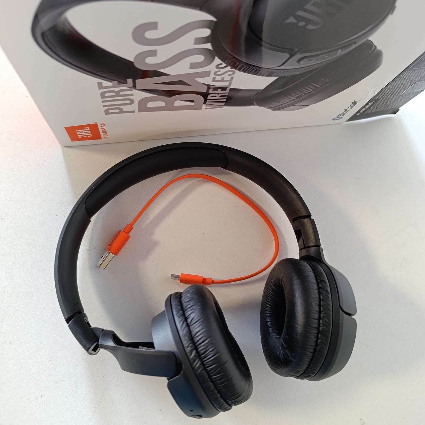 268063 - JBL Kufje Tune 510 BT Bluetooth On-Ear, të zeza, palosshme, deri në 40 orë jetëgjatësi e baterisë