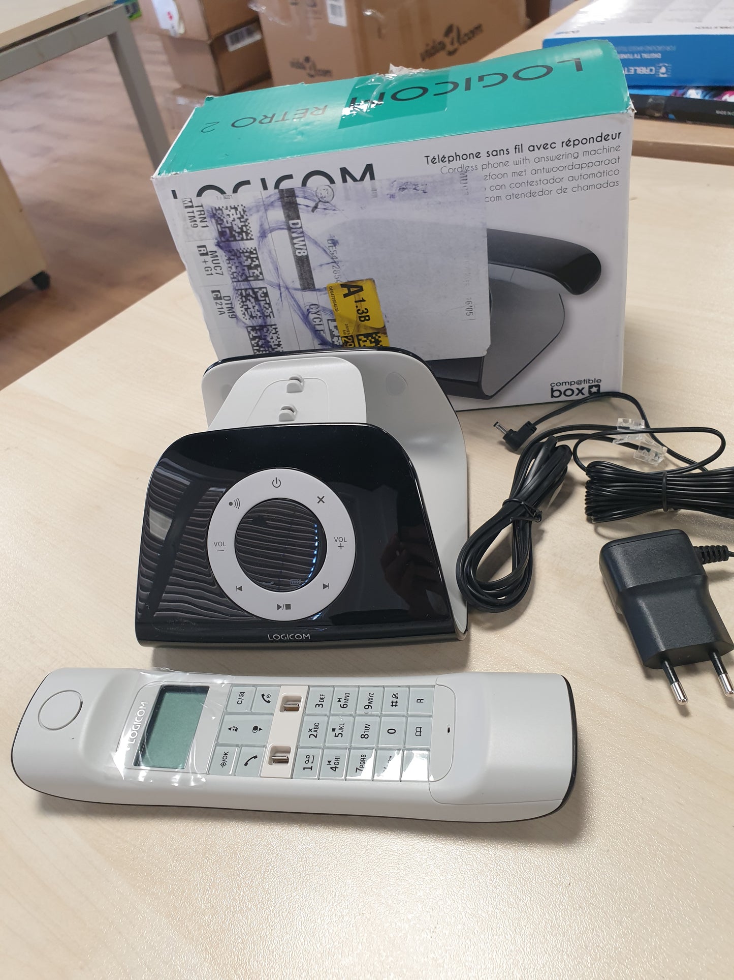 267842 - LOGICOM - RETRO 2 DECT, Telefon pa tel me sekretarinë telefonike, i zi